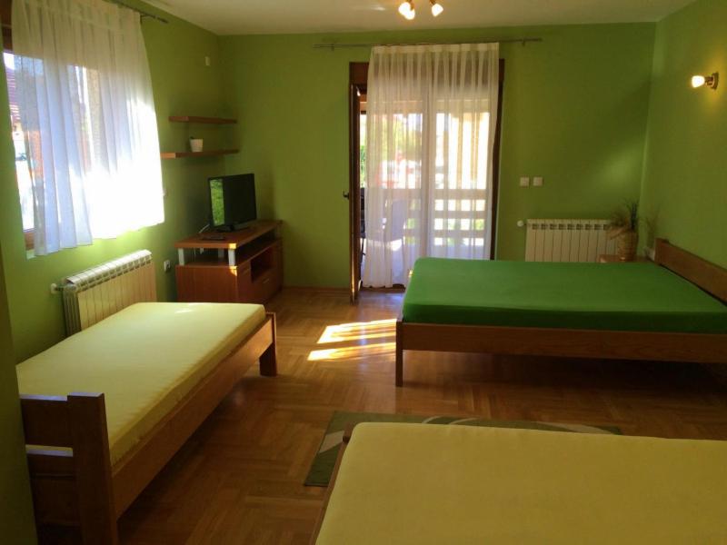 Photo 8