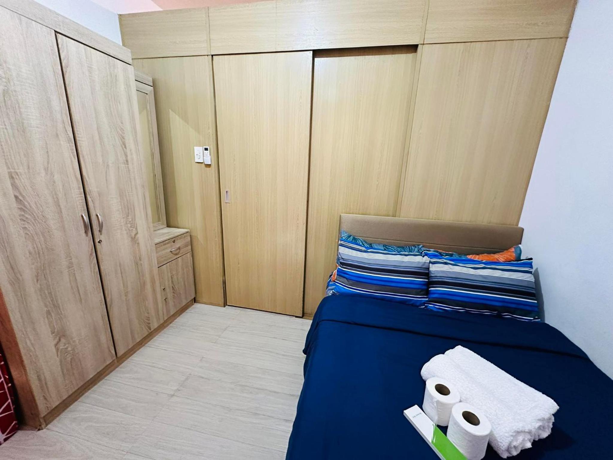 One Bedroom Near Bgc Sm Aura Market2x Mc Kinley view 2