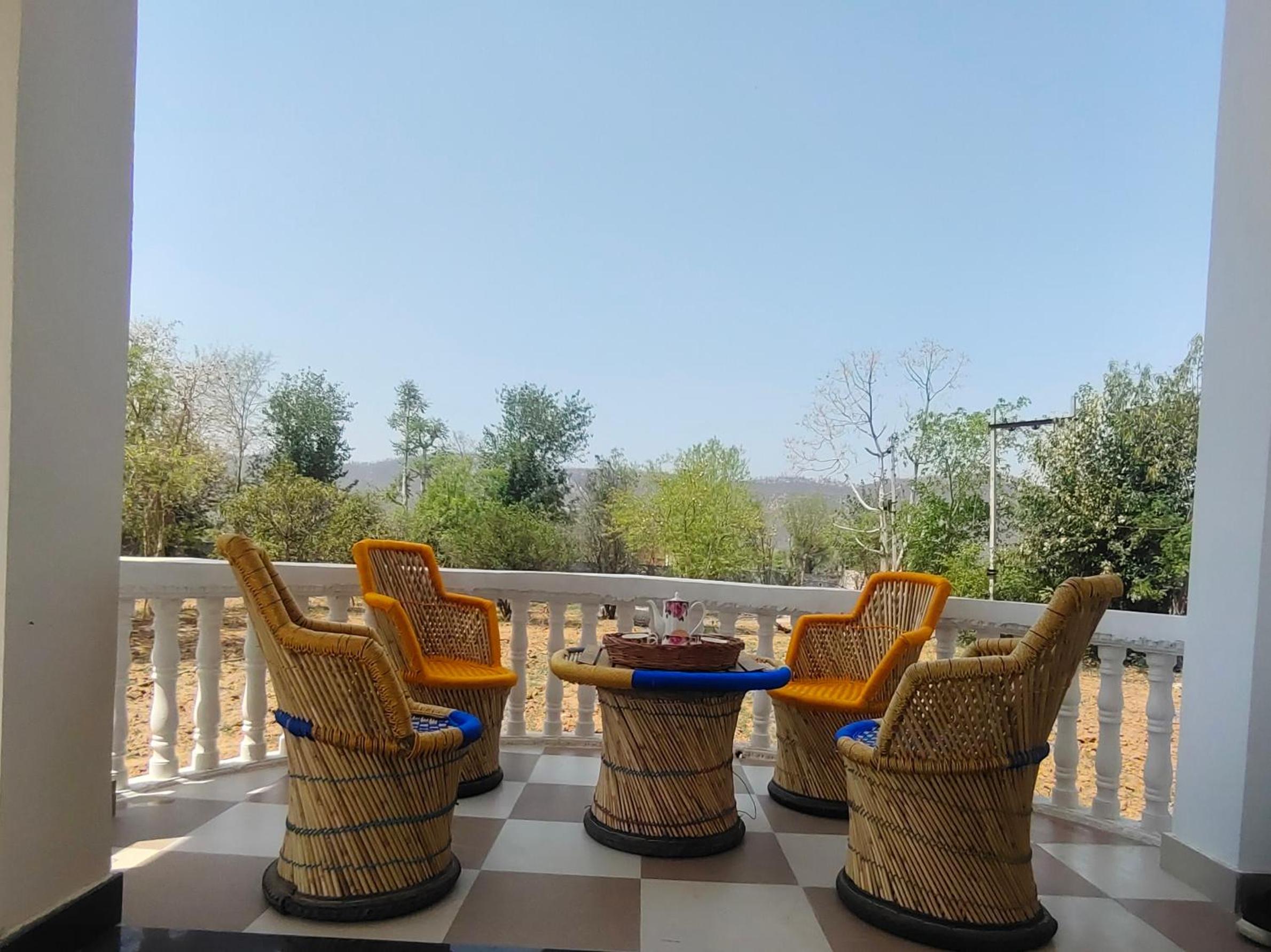SARISKA Van Farm view 4