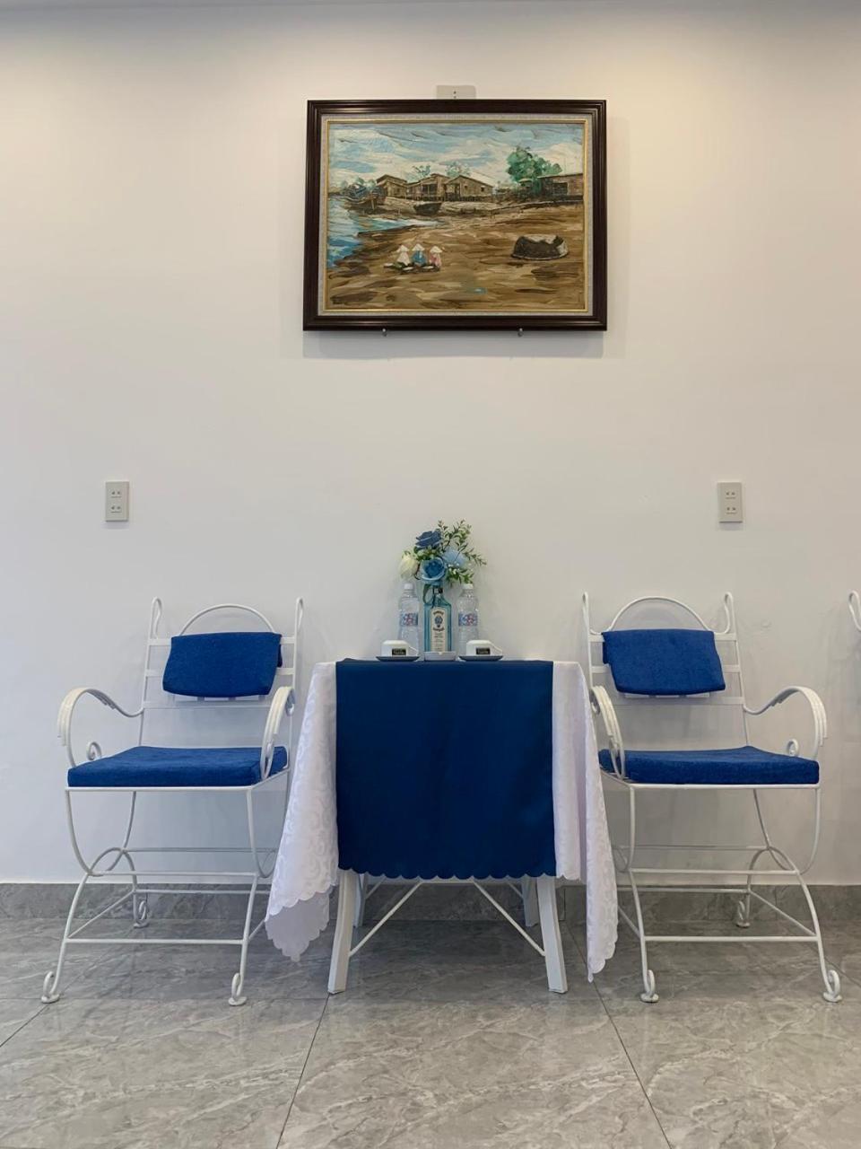 Timothy House Hue view 2
