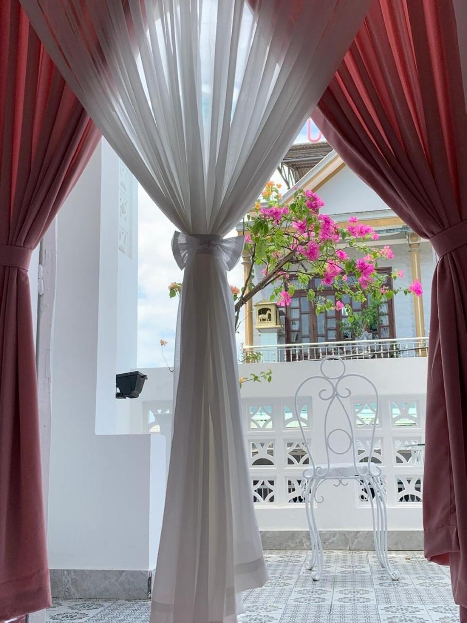 Timothy House Hue view 3