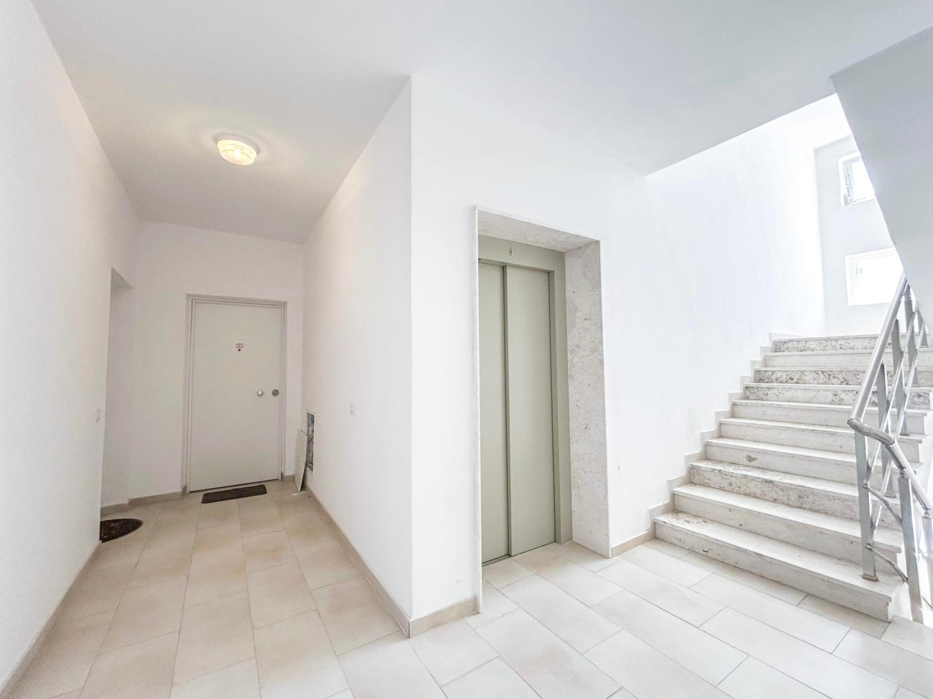 Terrace Suite 584