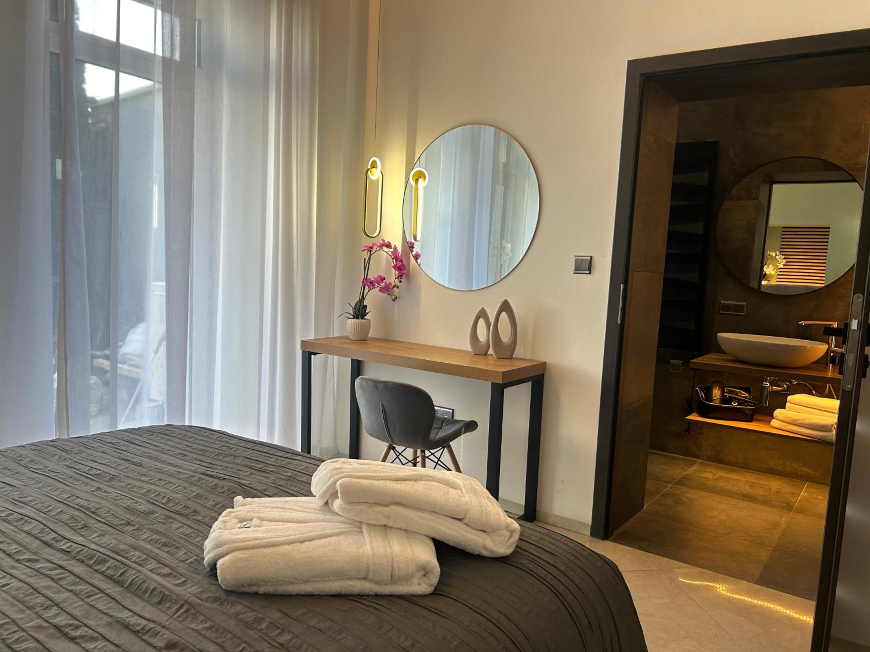 LEO Apartment FREE PARKING - President Palace