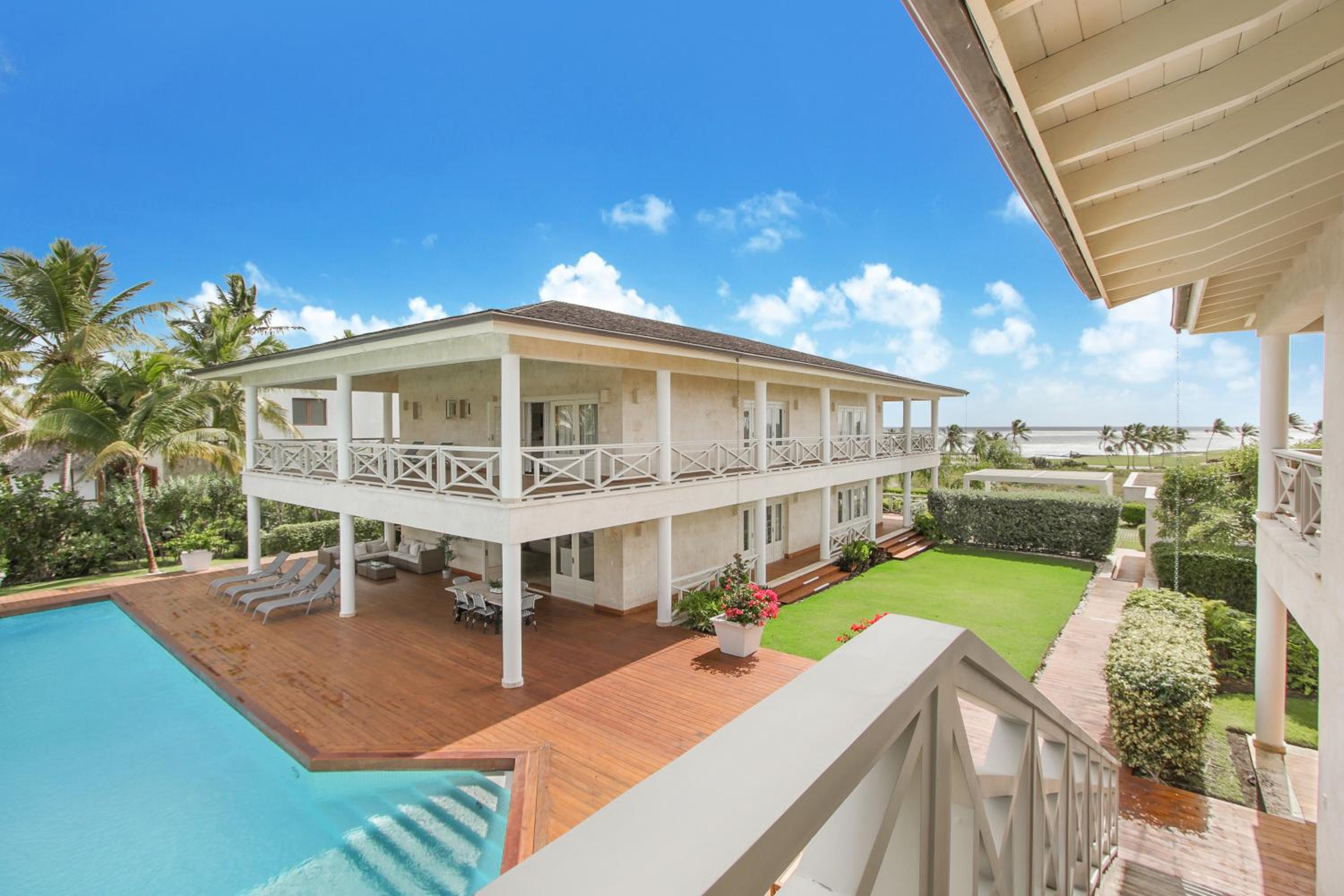 Luxury Ocean-View Villa with Private Pool & Golf Access, Dedicated Staff view 2
