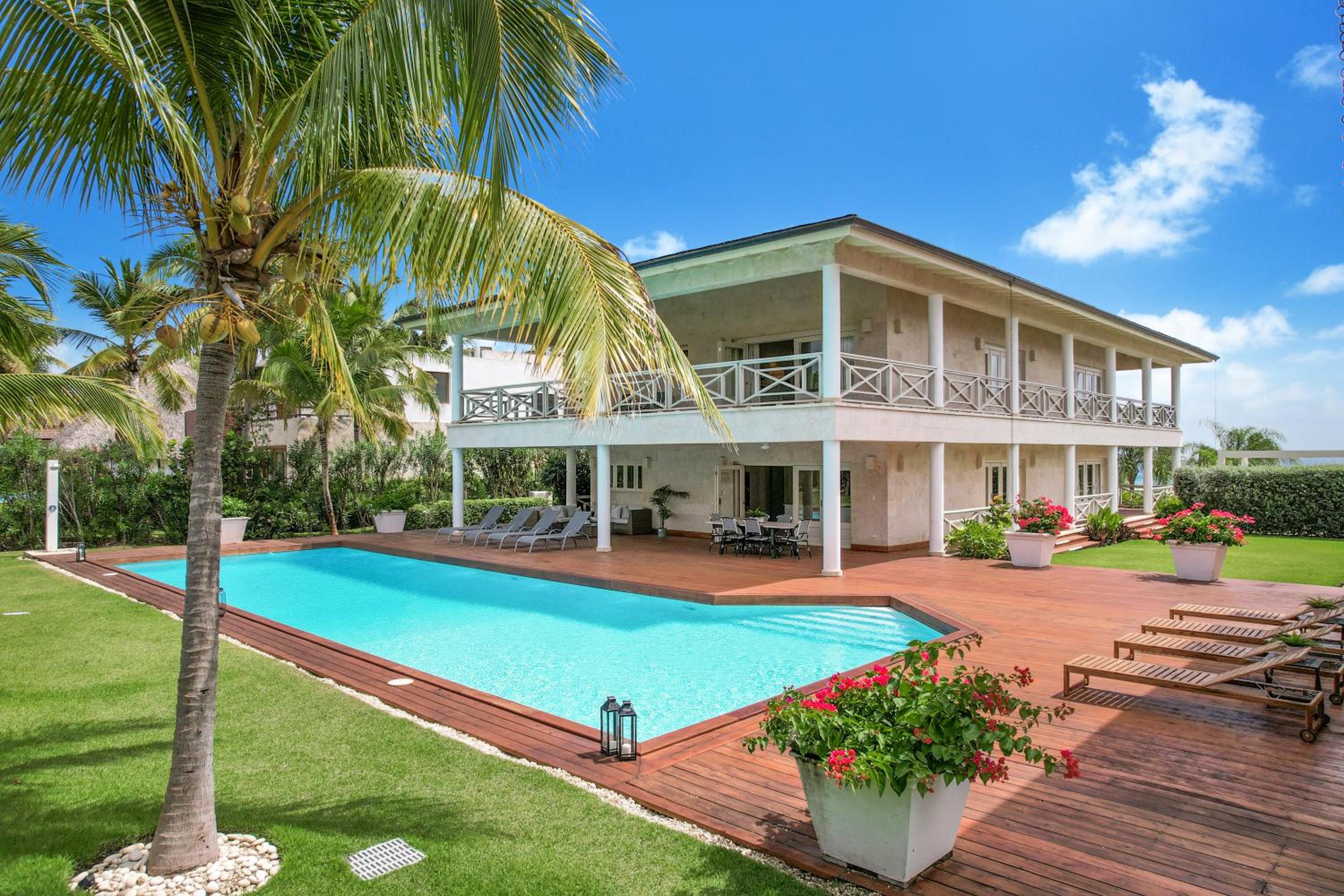 Luxury Ocean-View Villa with Private Pool & Golf Access, Dedicated Staff view 4