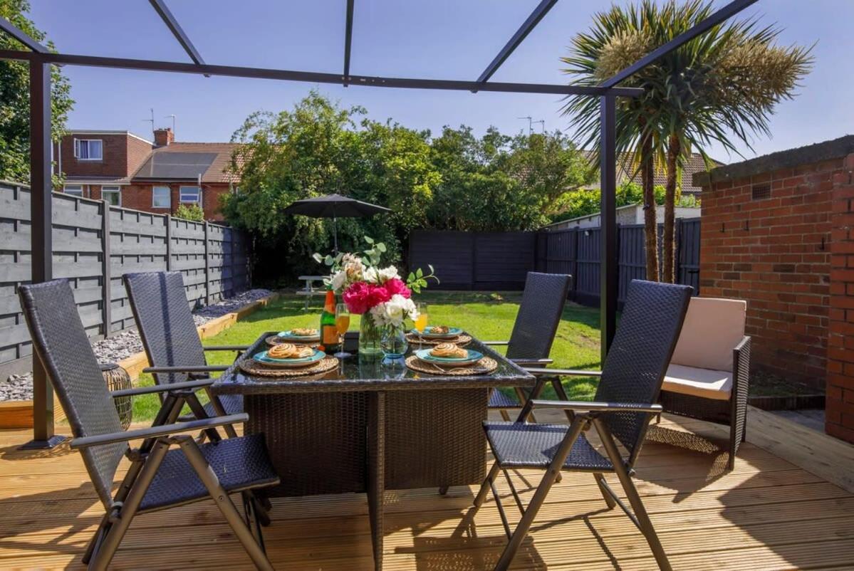 The Dodsworth modern 4 bedroom house, sleeps 8 view 4