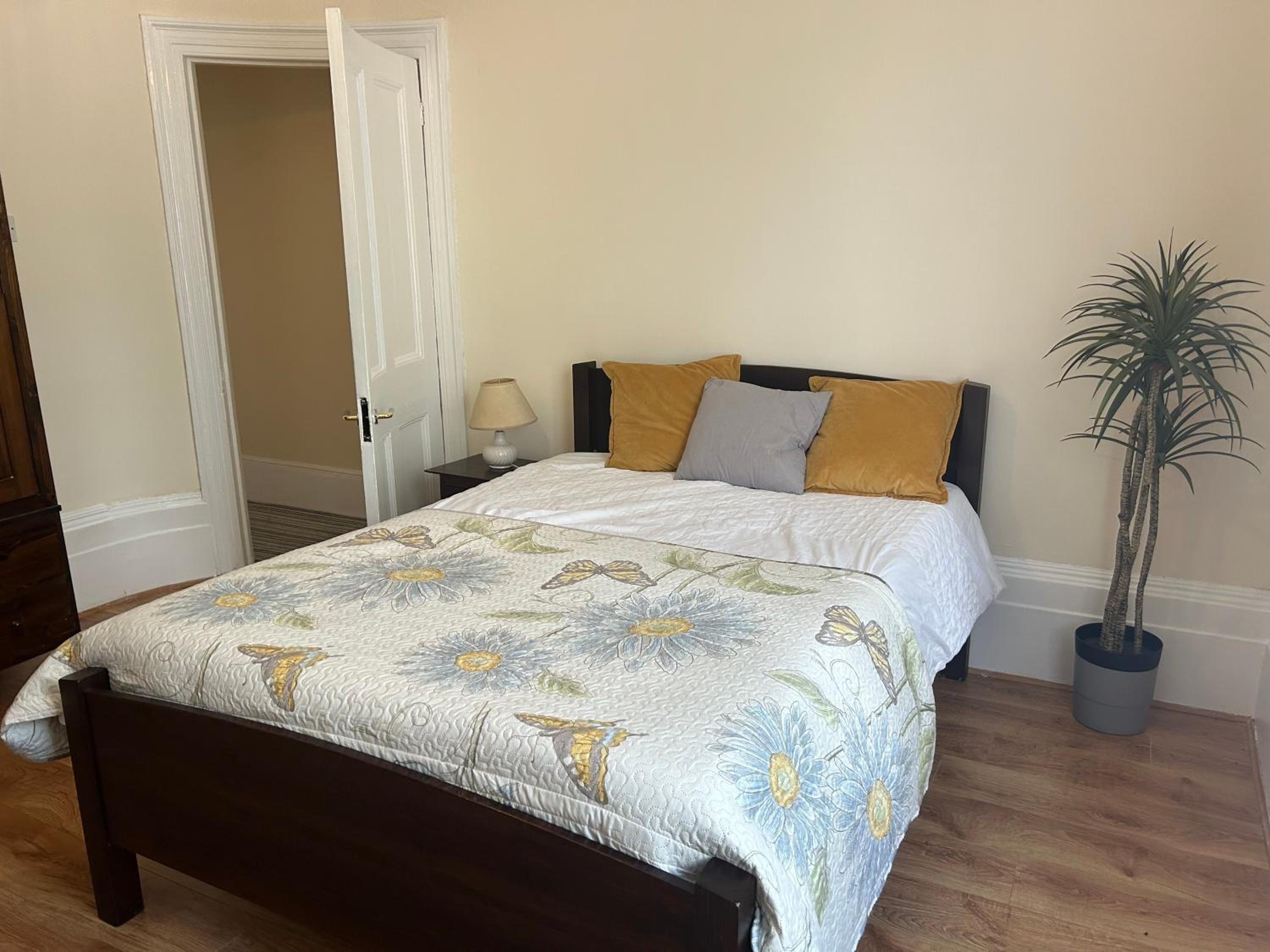 Charming 2 bedroom central London family home