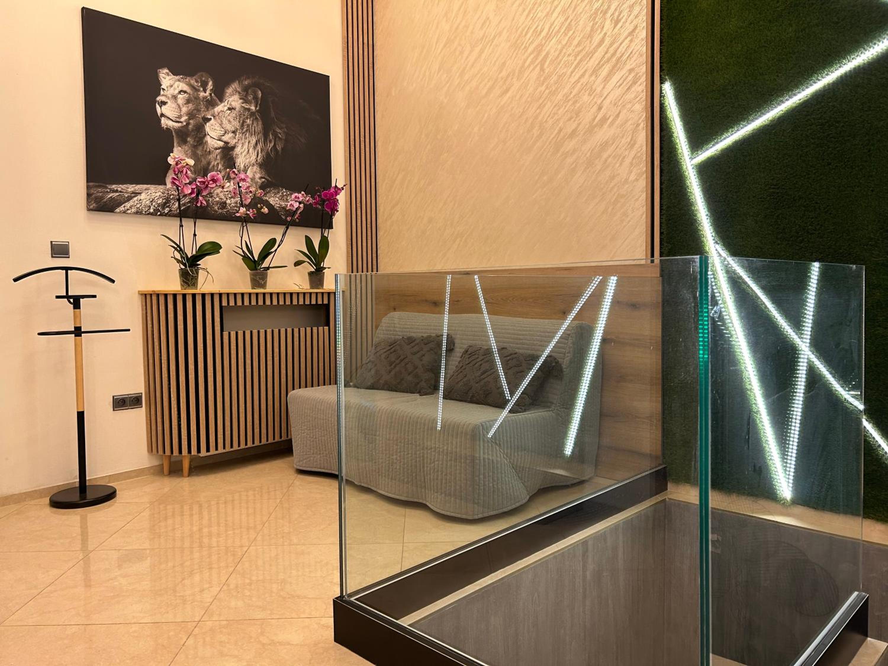 LEO Apartment FREE PARKING - President Palace