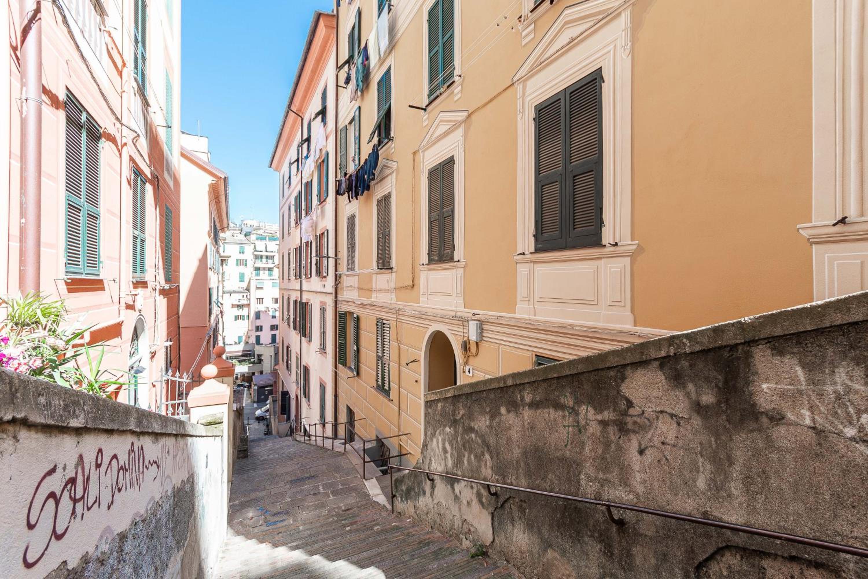 Elegante Mansarda nel Centro Storico di Genova view 3