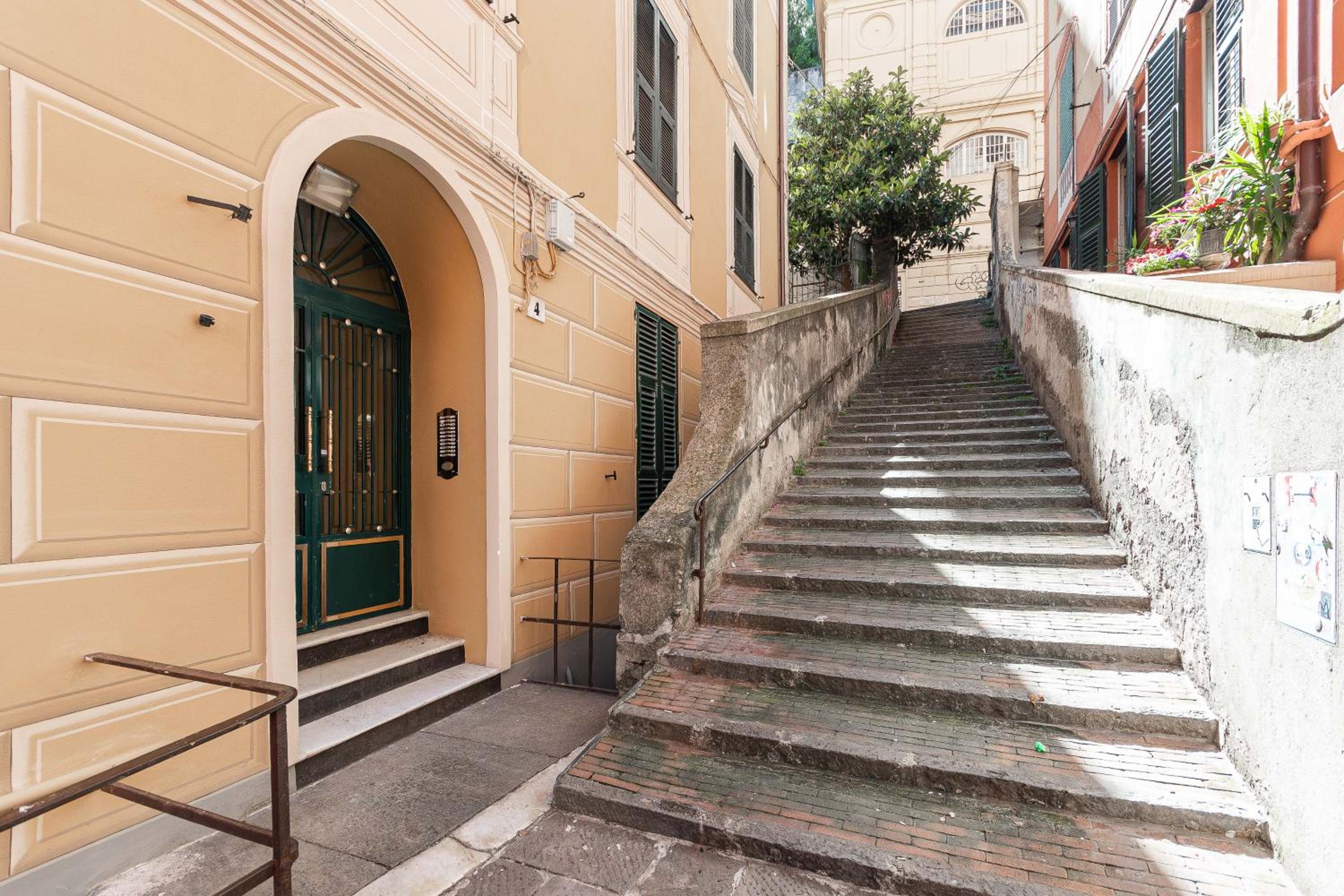 Elegante Mansarda nel Centro Storico di Genova view 2