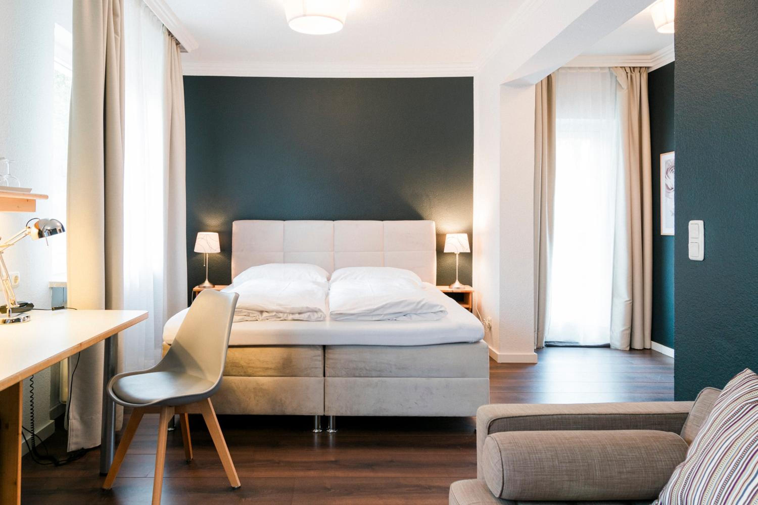 Munich Vacations - Hotel Villa Solln - Property Image 1