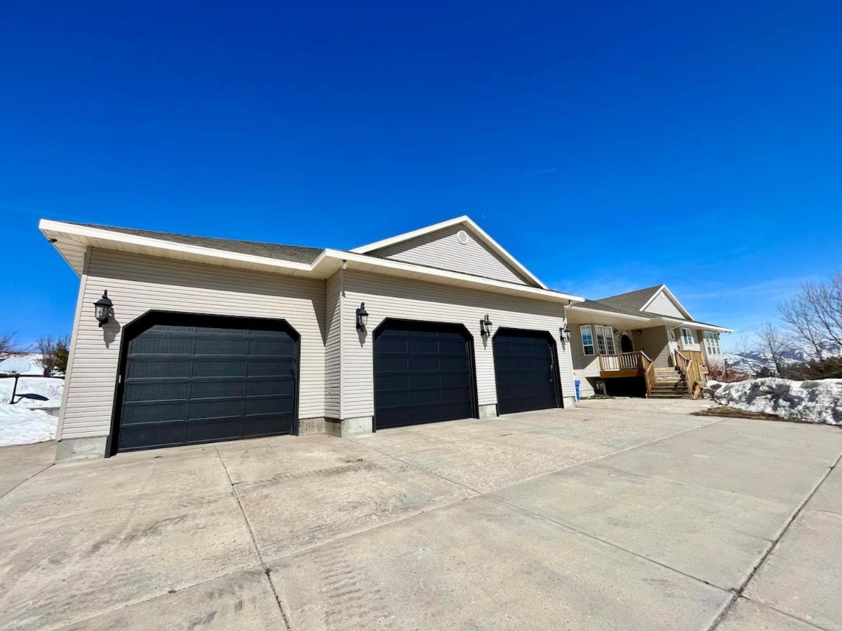 Two Mountain Homes gated views games & nature view 3