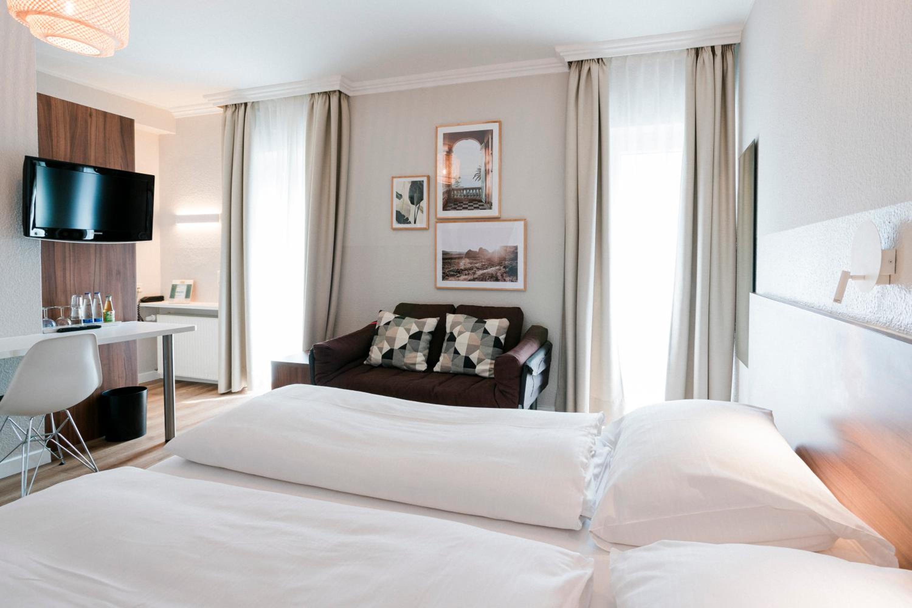 Munich Vacations - Hotel Villa Solln - Property Image 14
