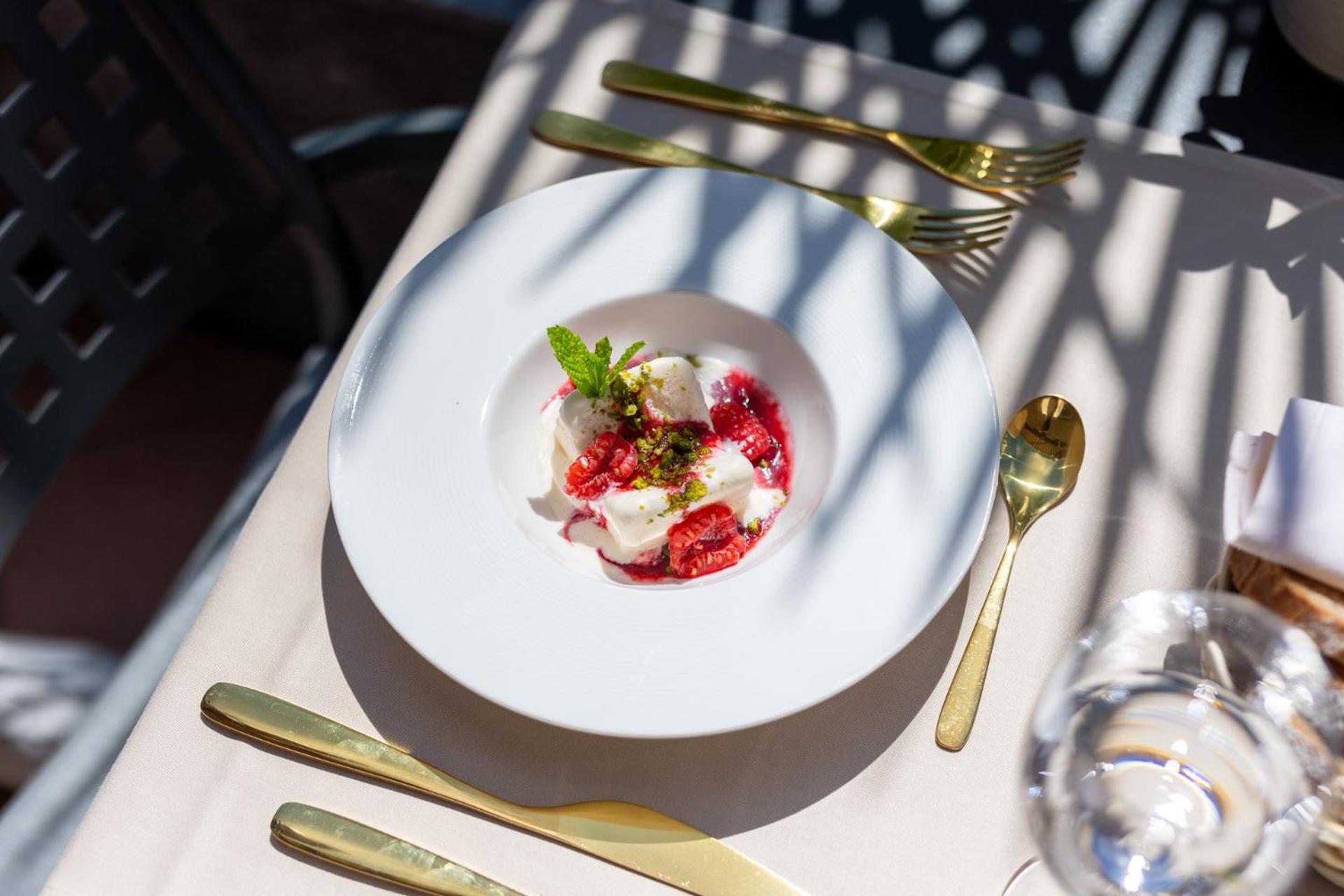 Suite Stays by Hotel La Perla