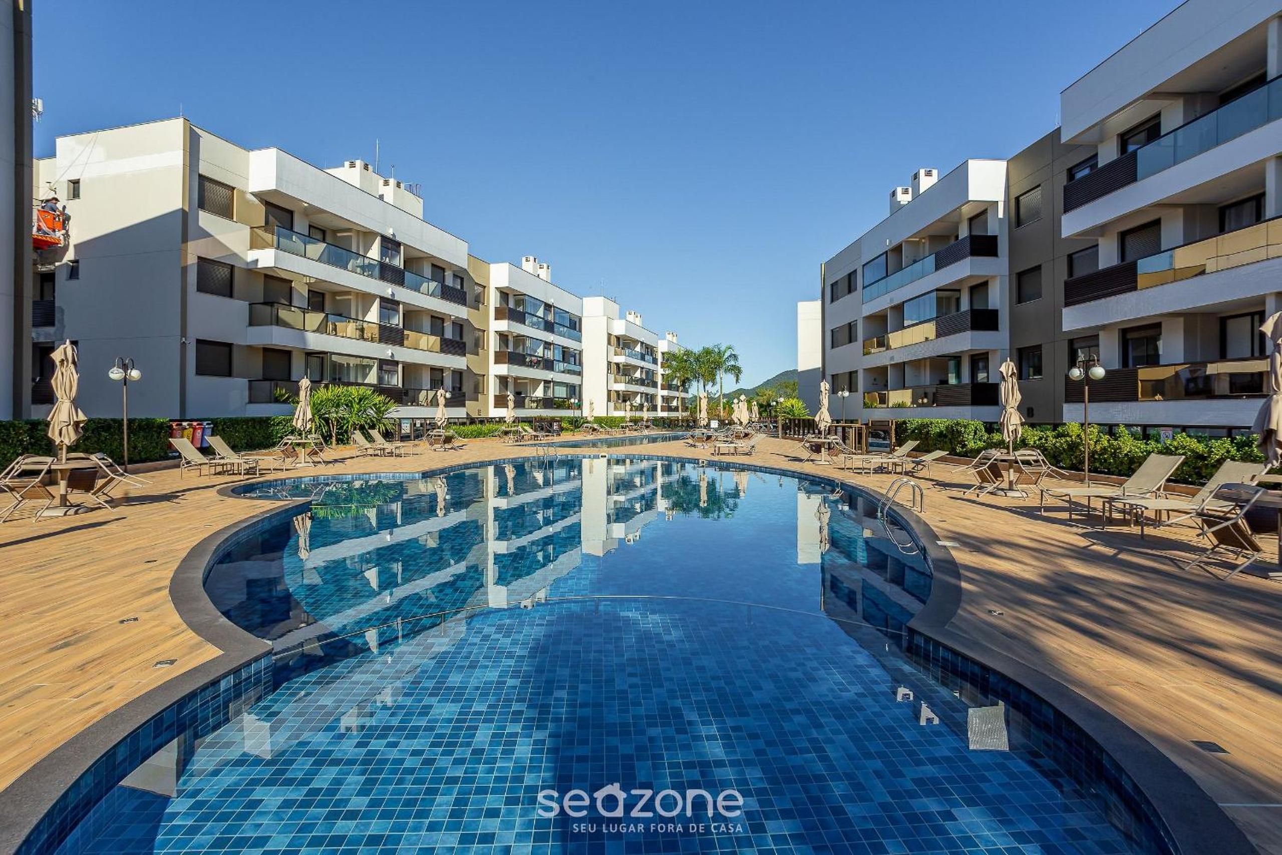 Apartments with pools 200m from the sea Floripa-SC ADC