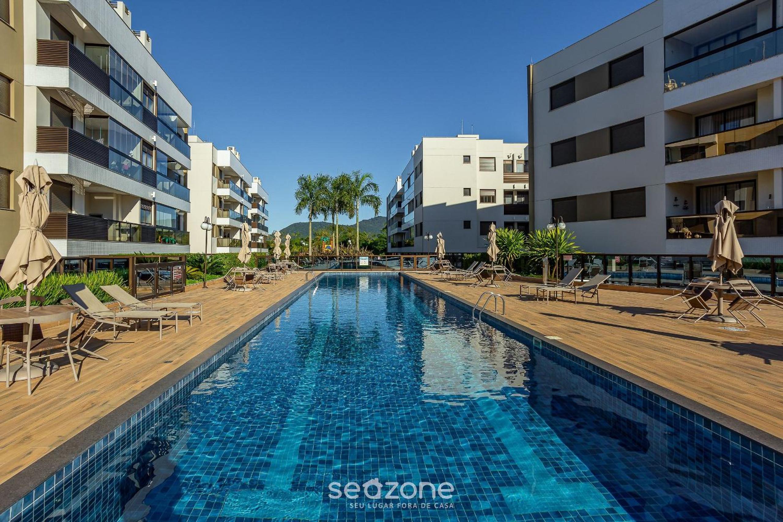 Apartments with pools 200m from the sea Floripa-SC ADC