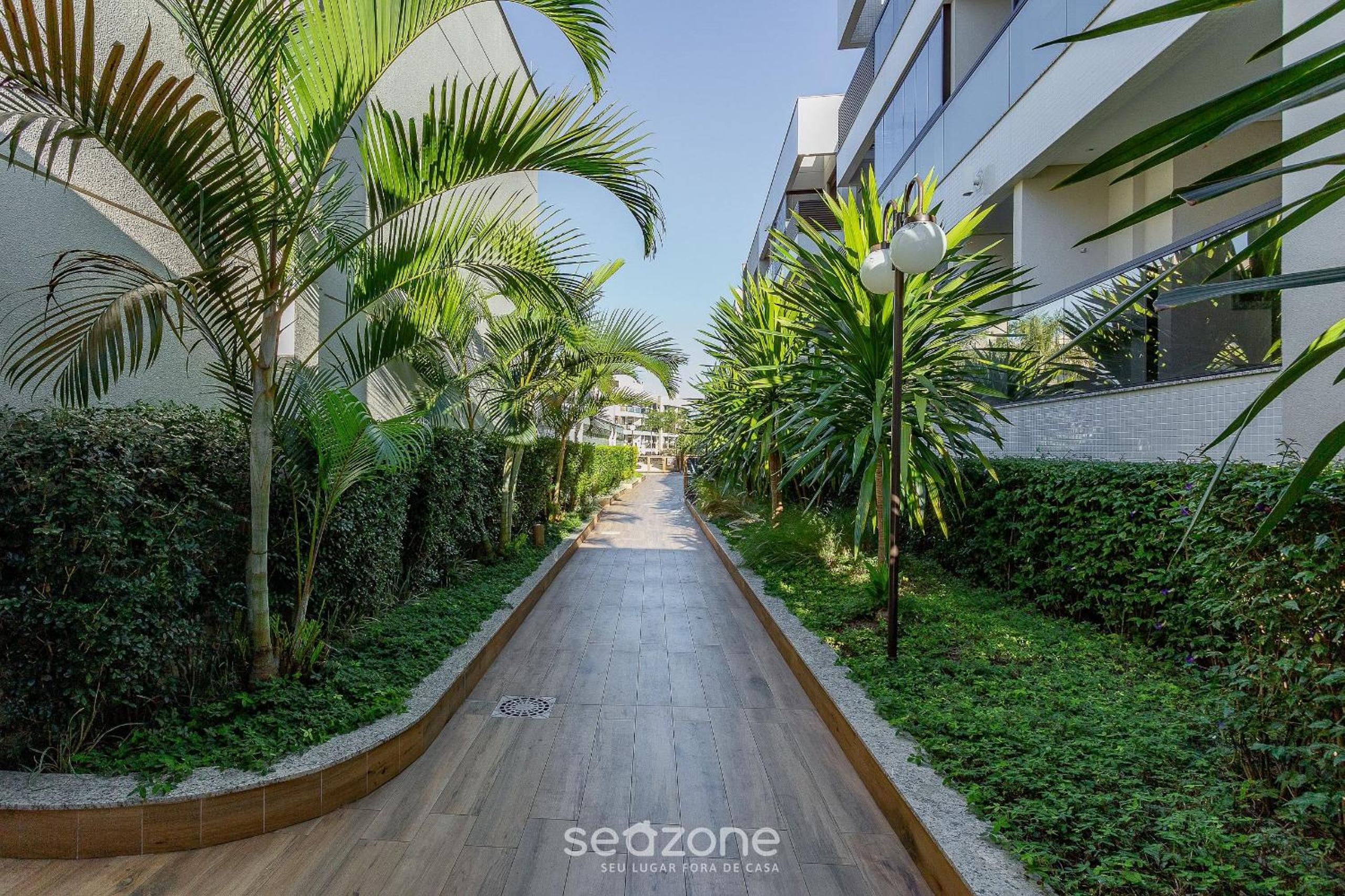 Apartments with pools 200m from the sea Floripa-SC ADC