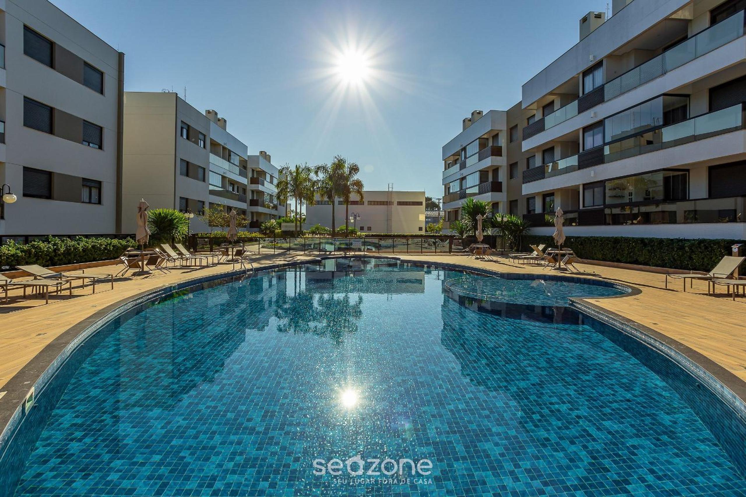 Apartments with pools 200m from the sea Floripa-SC ADC