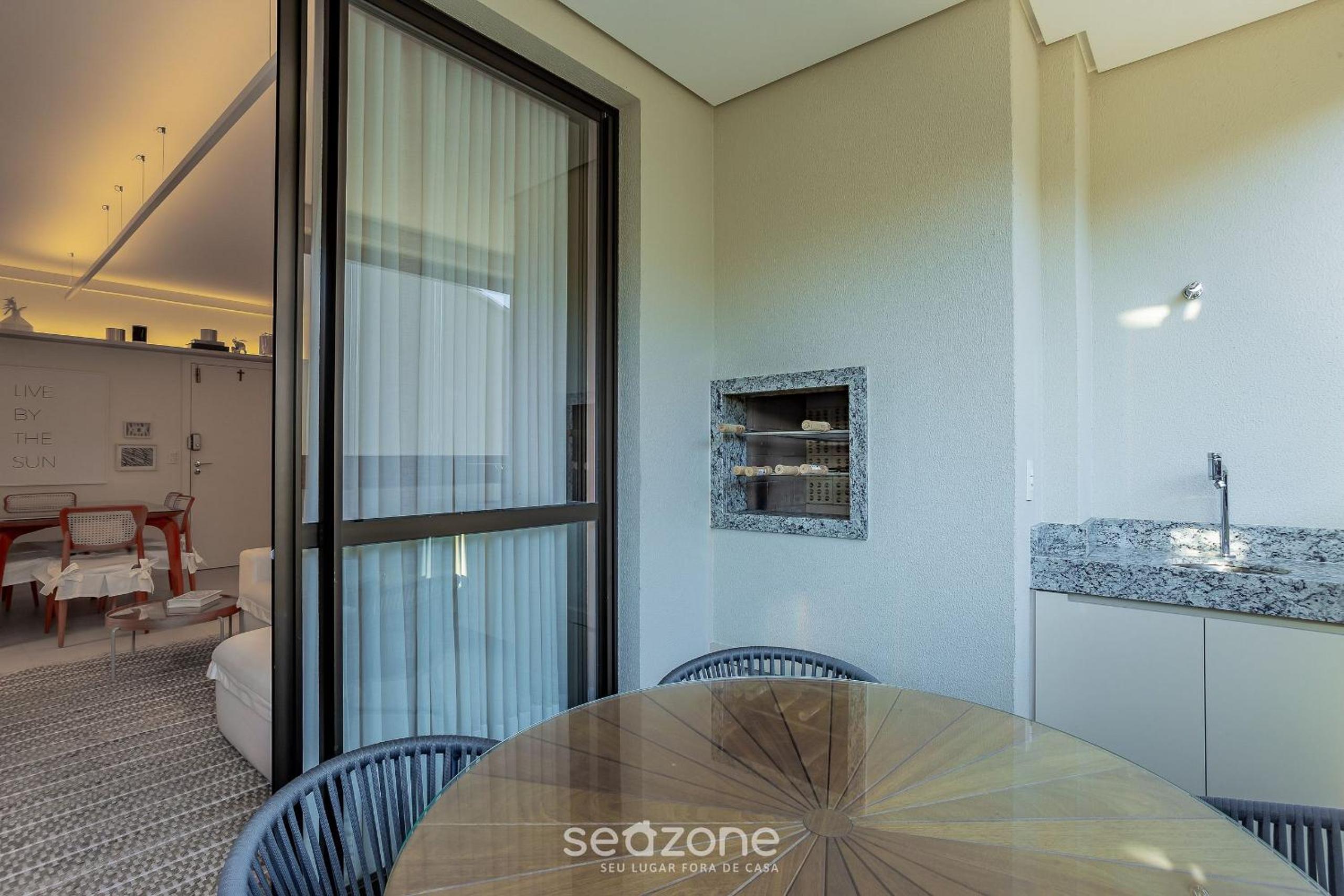 Apartments with pools 200m from the sea Floripa-SC ADC