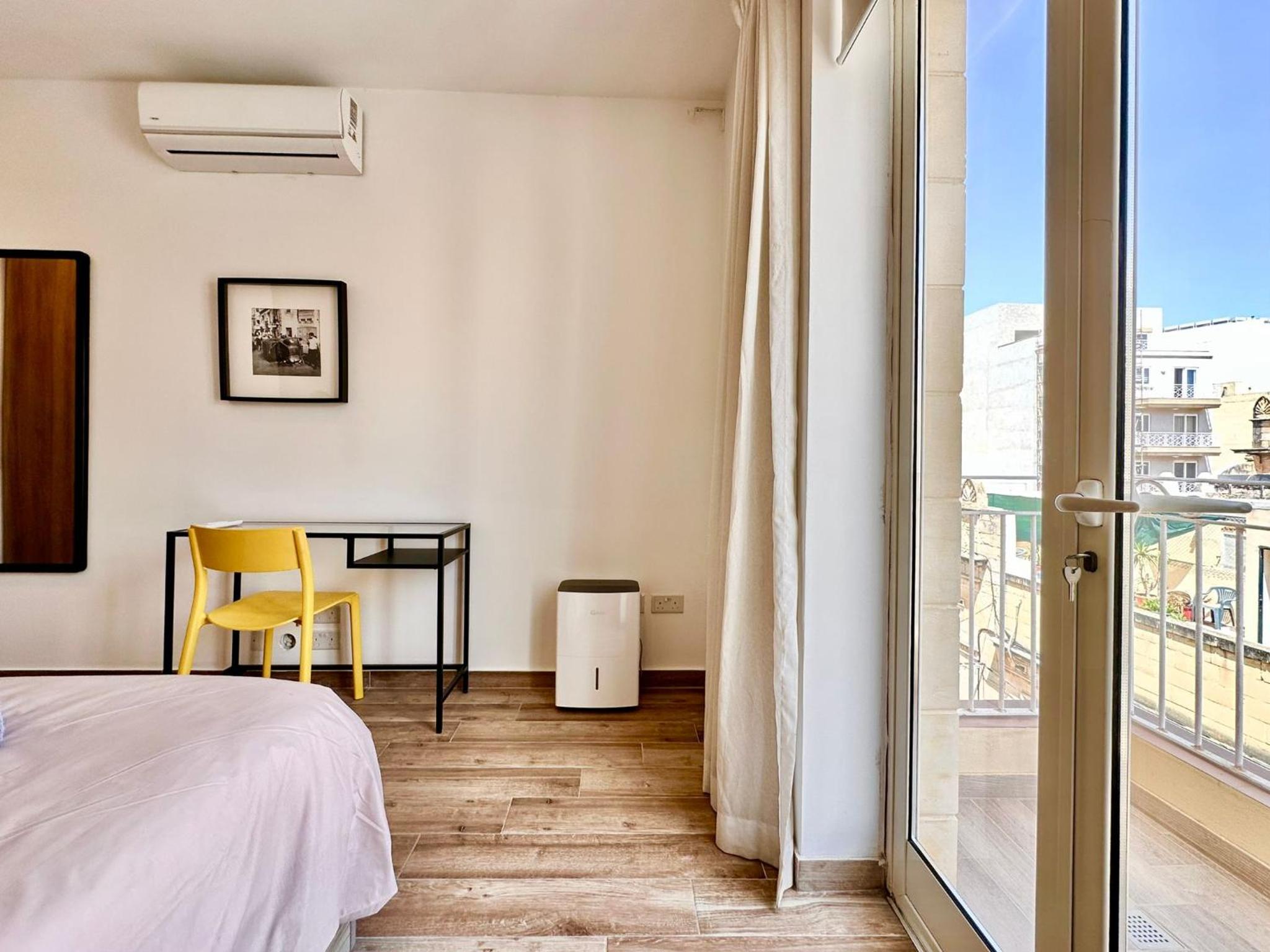 Lovely retreat off the sea front