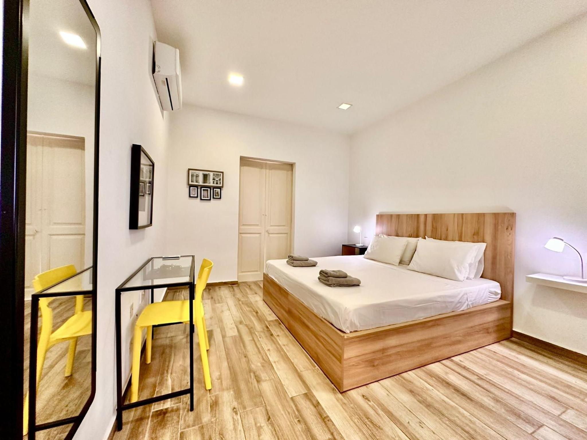 Lovely retreat off the sea front