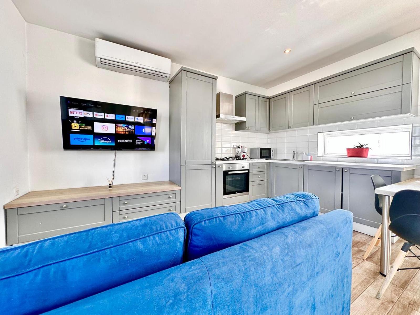 Lovely retreat off the sea front
