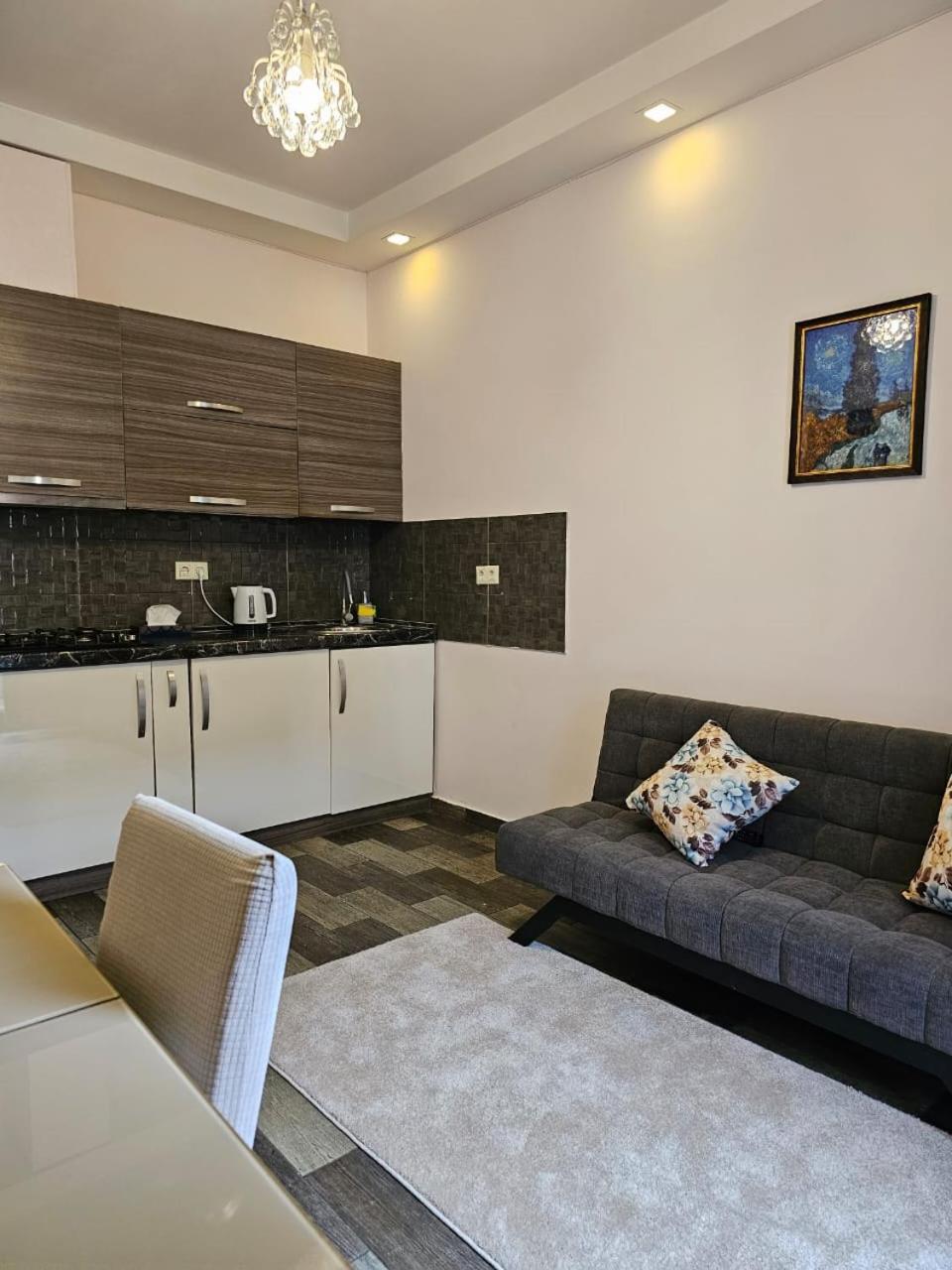 Comfy Nook Apartment