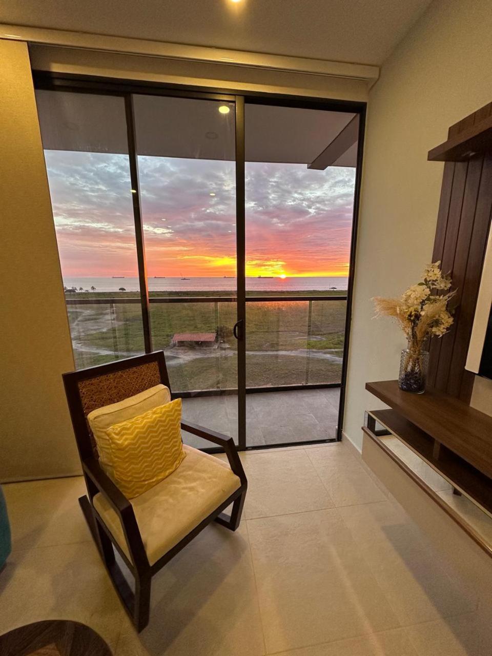 Magico Apartamento con Piscina 2 Habitaciones SM73
