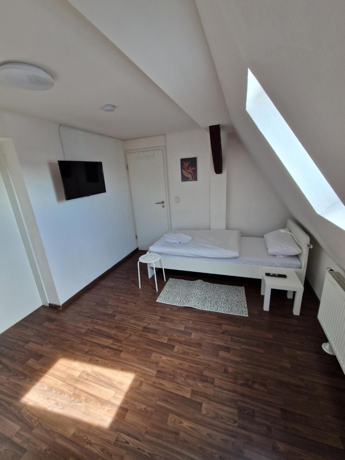 Penzini Monteurzimmer Apartment Au am Rhein Rastatt Karlsruhe nahe Messe