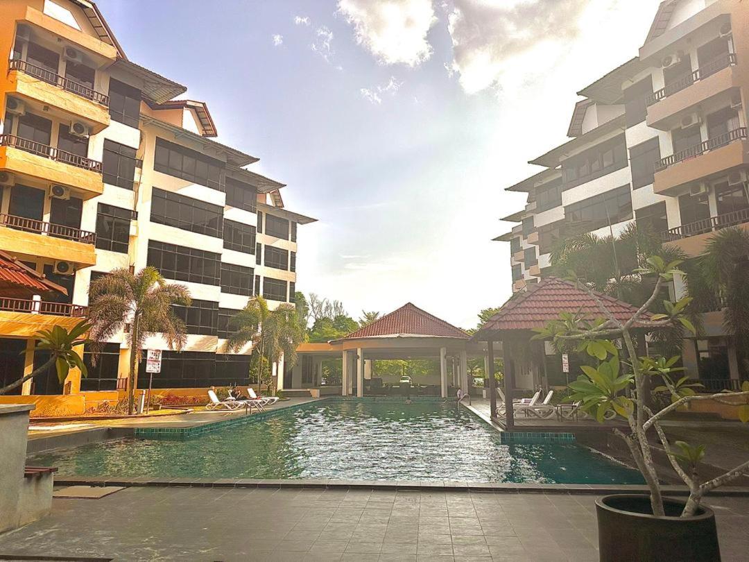 Samsuria Beach Apartment Resort