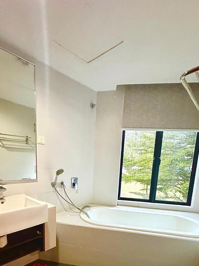 Samsuria Beach Apartment Resort