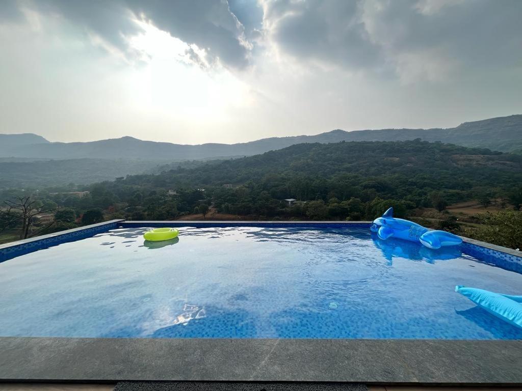 Valley Vinchester Villa view 2