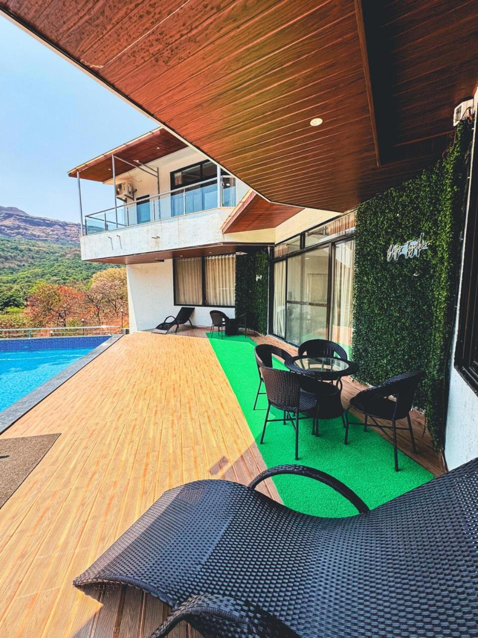 Valley Vinchester Villa view 4
