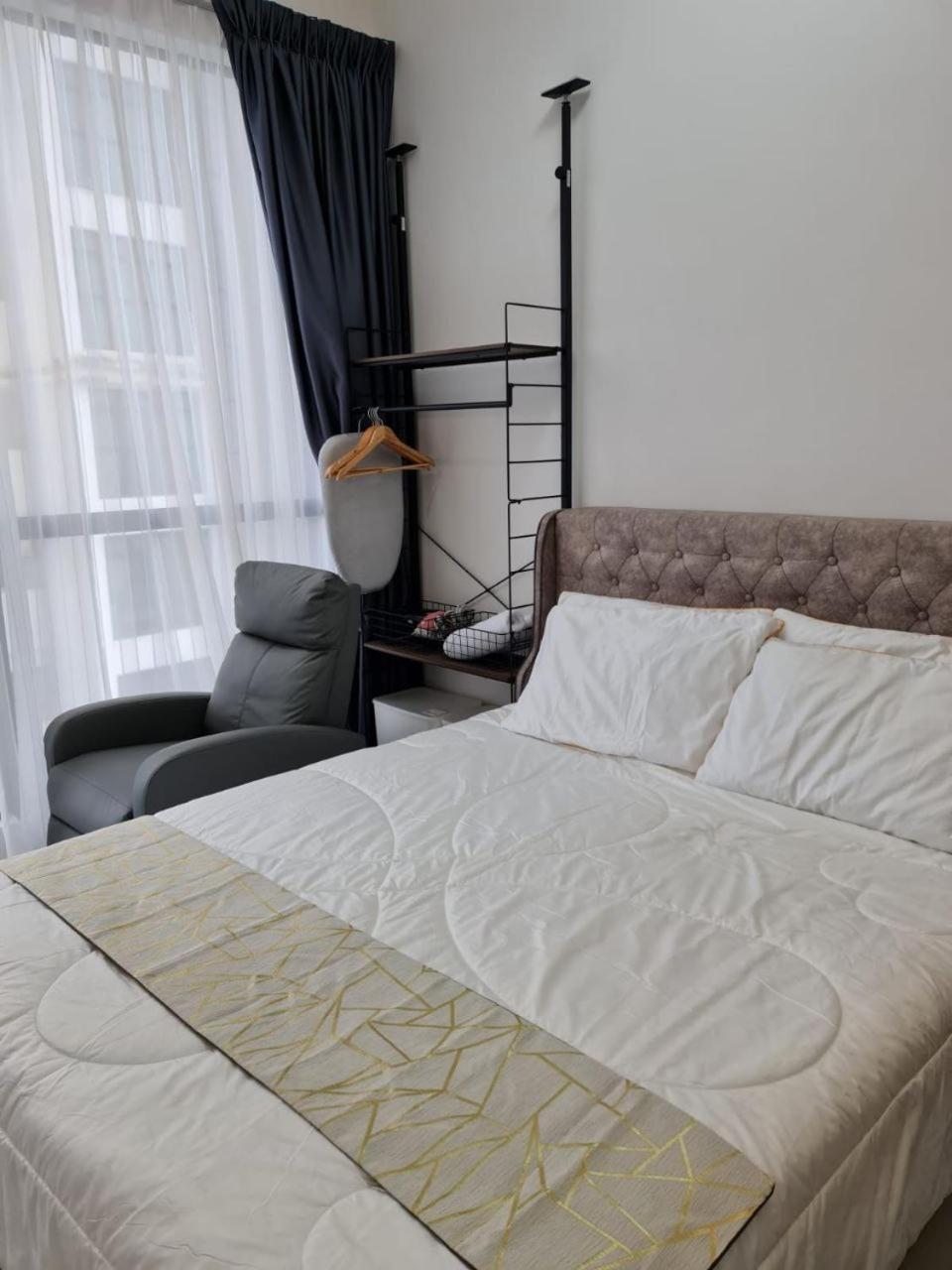 Sky Tree Serviced Apartment at Bukit Indah With Netflix