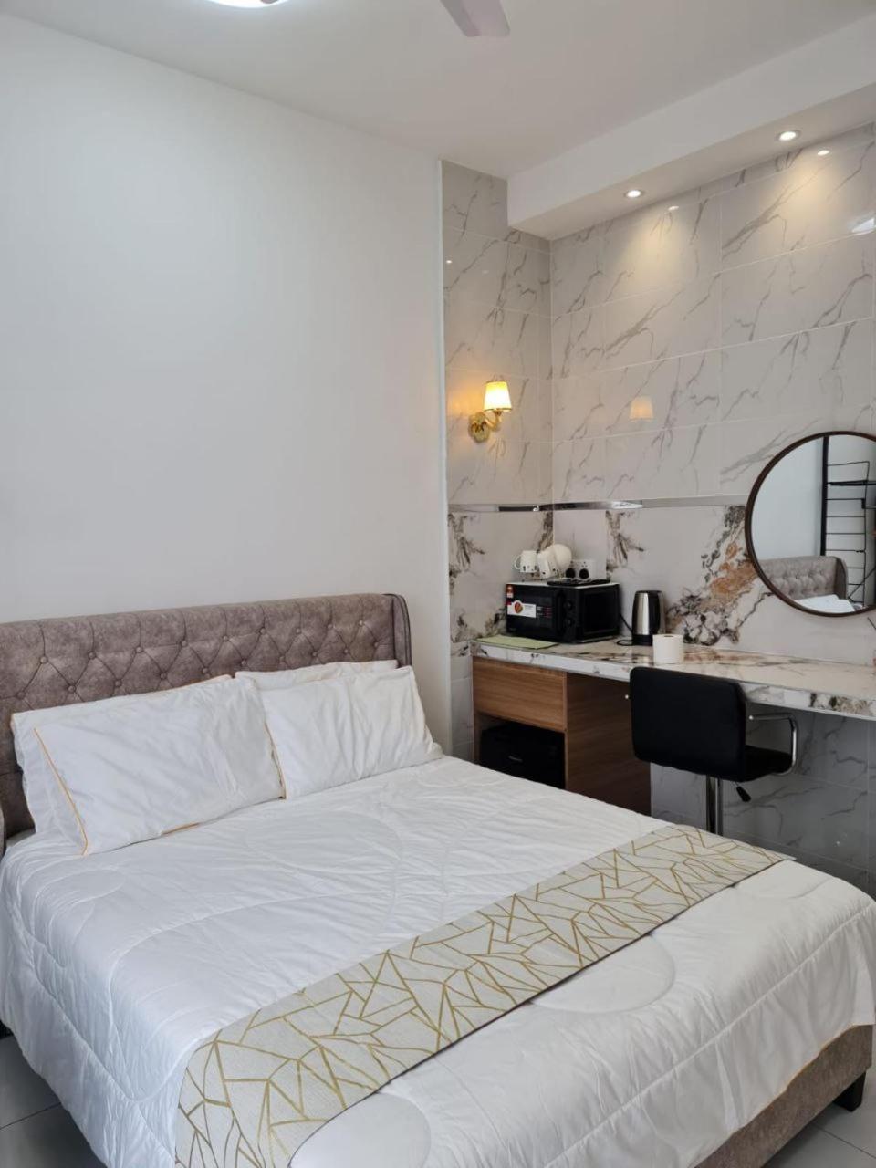 Sky Tree Serviced Apartment at Bukit Indah With Netflix