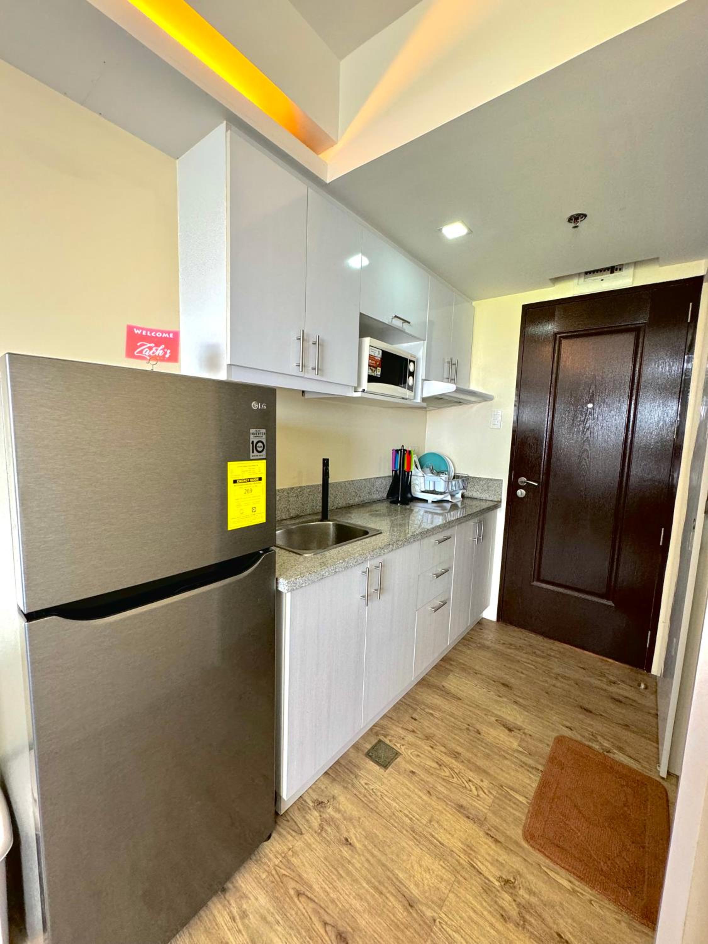 Comfy Sanctuary with Memory Foam Netflix WiFi 400mbps view 4