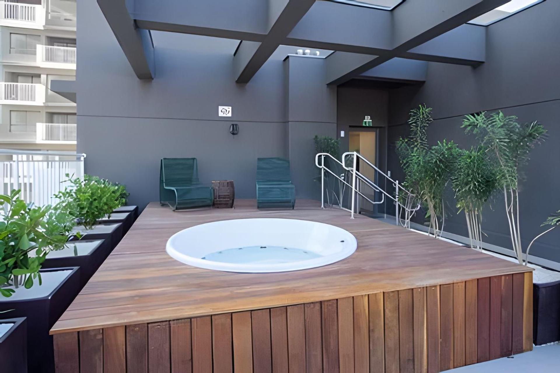 Vista Alta/Academia/Insper e Hosp.São Luiz 650mts