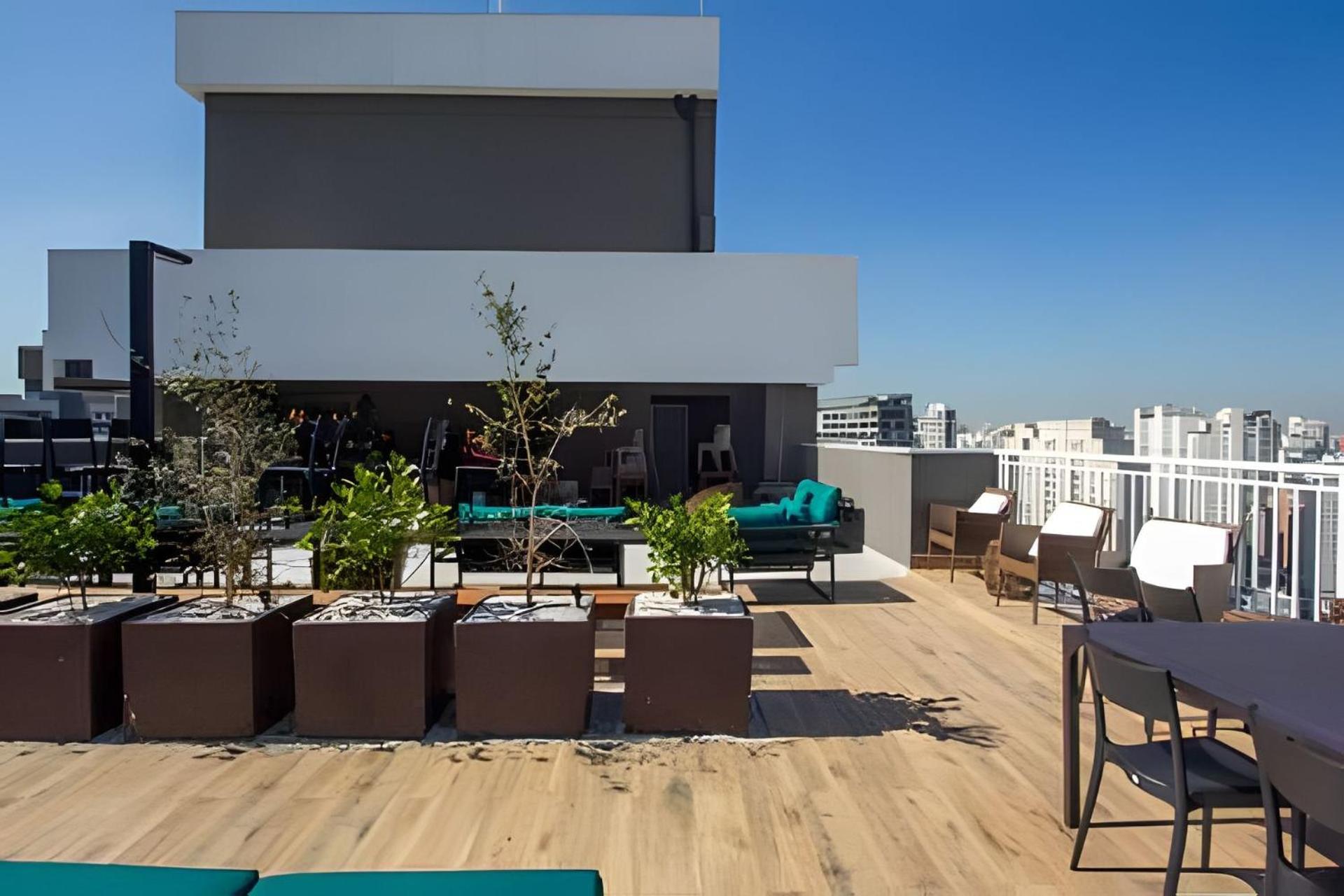 Vista Alta/Academia/Insper e Hosp.São Luiz 650mts