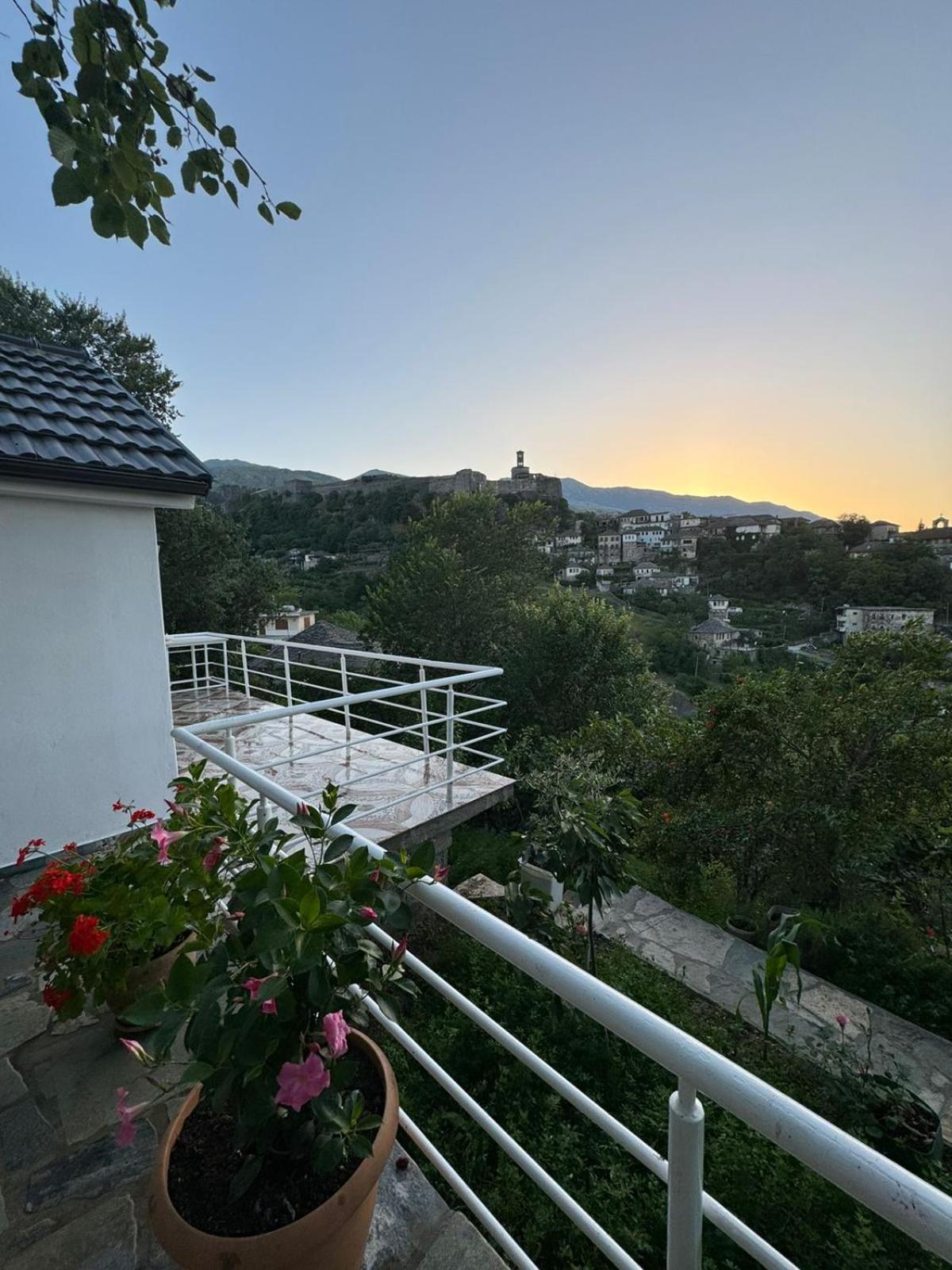 Guest House Argjiro Castle