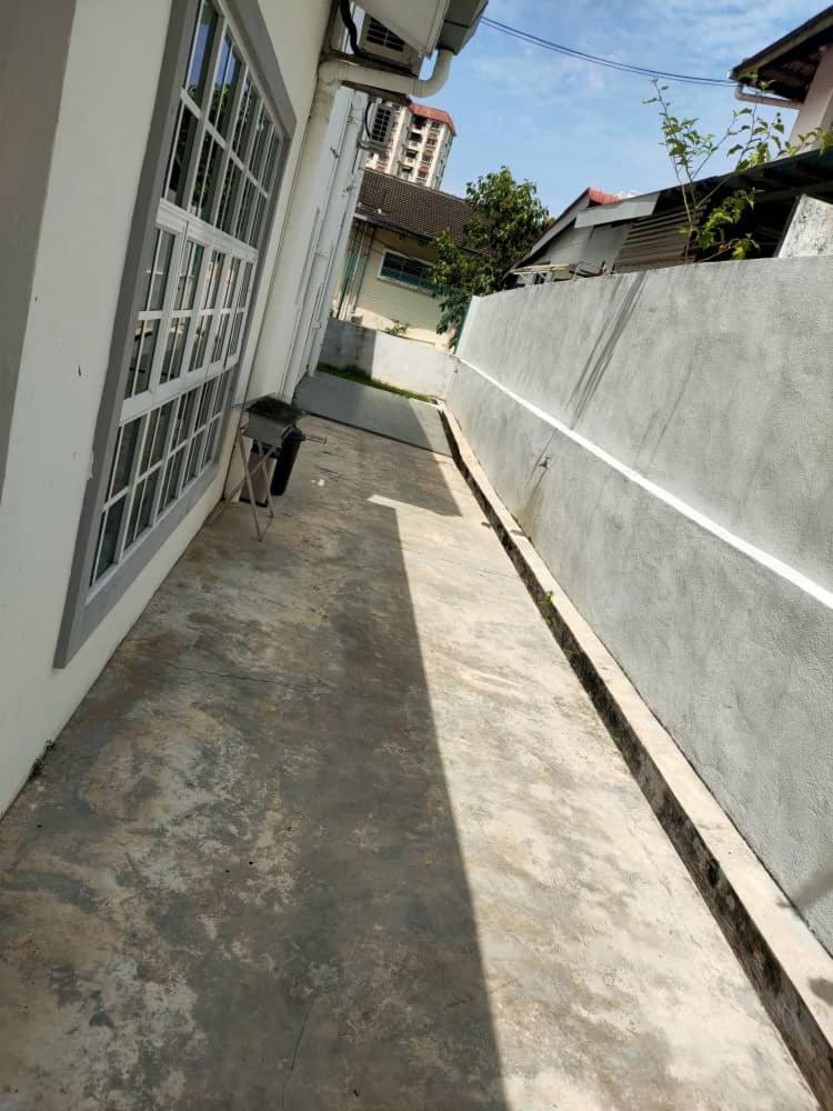 Tanjung bungah double story house for 18 people photo 7
