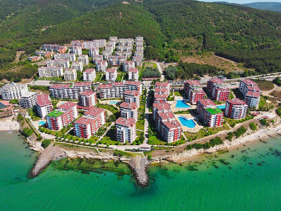 Sea view apartment in paradise