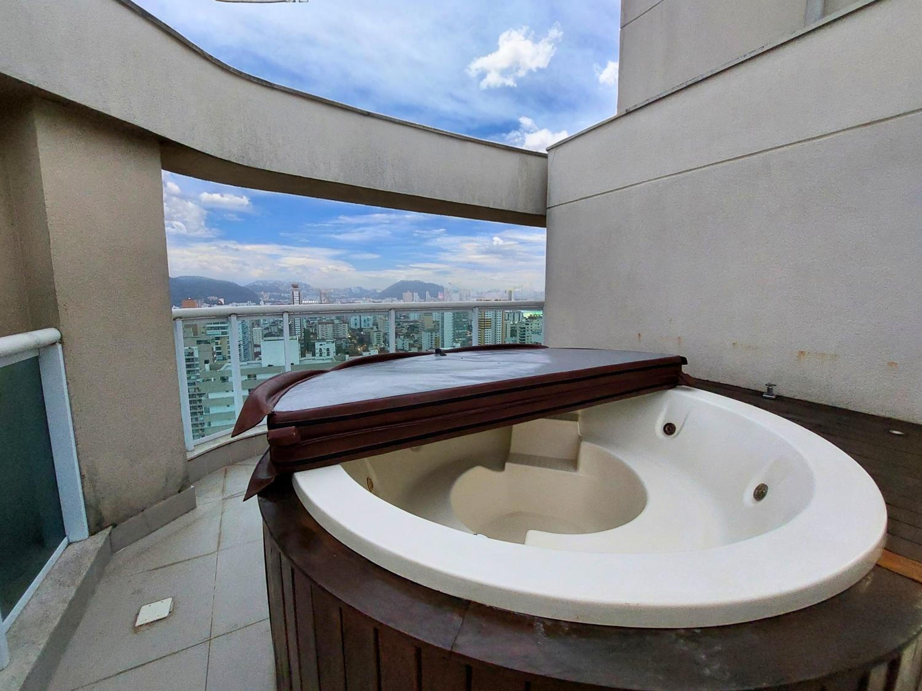 Book Santos Unique 2701 Jacuzzi & Vista Mar Duplex