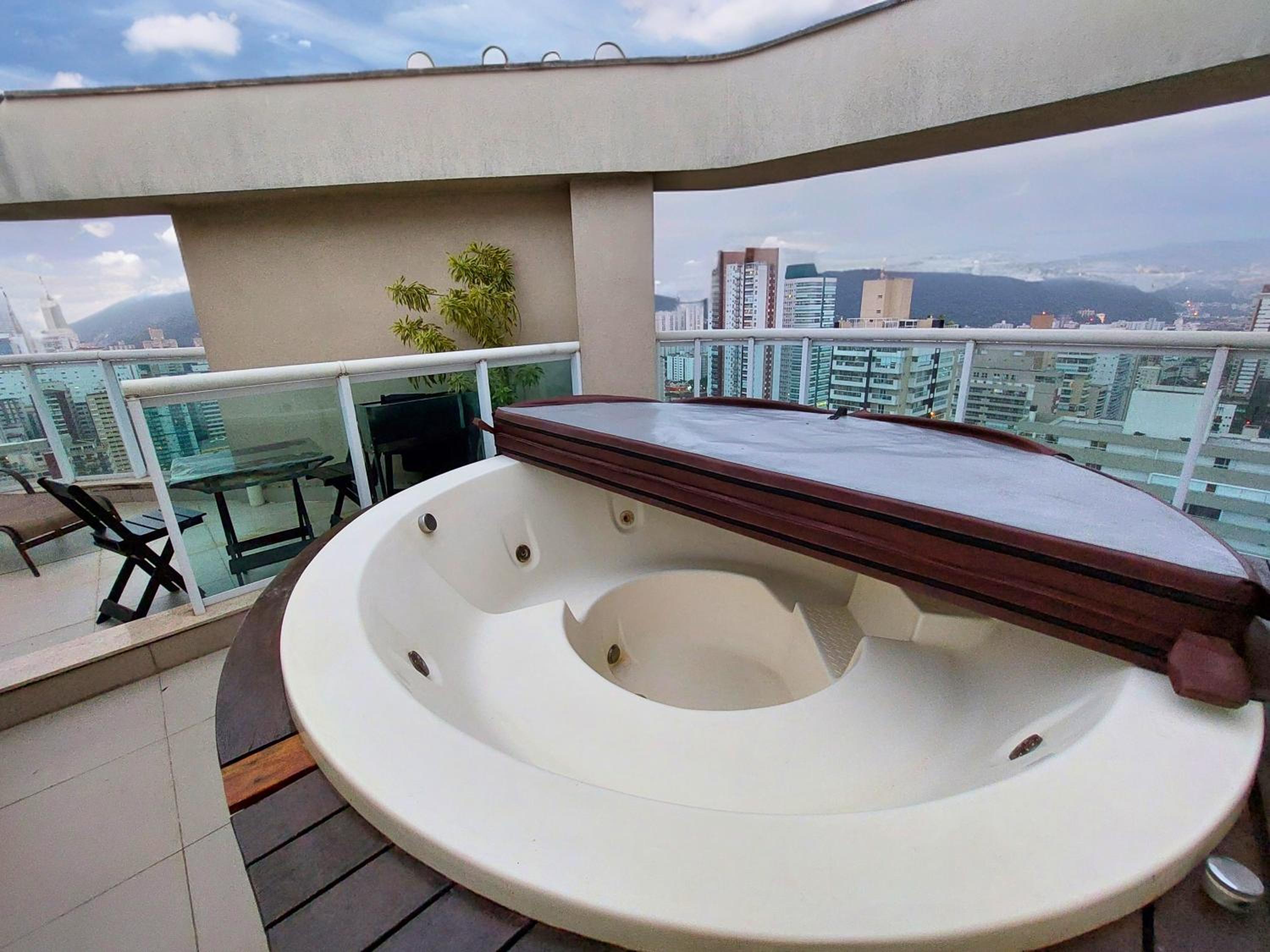 Book Santos Unique 2701 Jacuzzi & Vista Mar Duplex