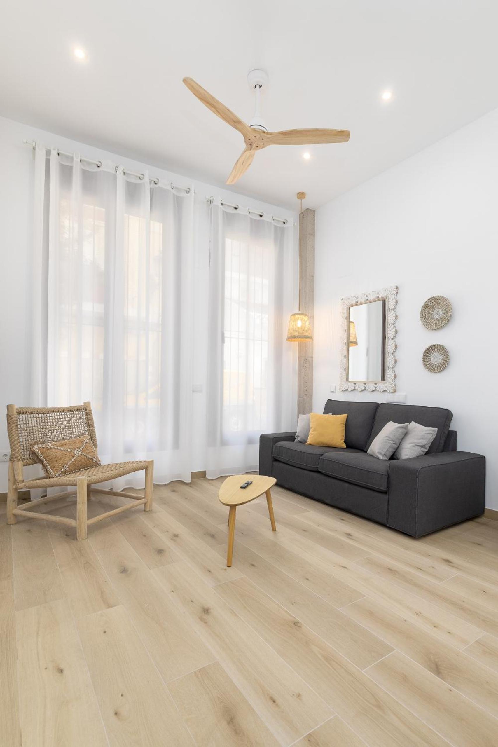 ApartUP Ca La Leni Beach I view 3
