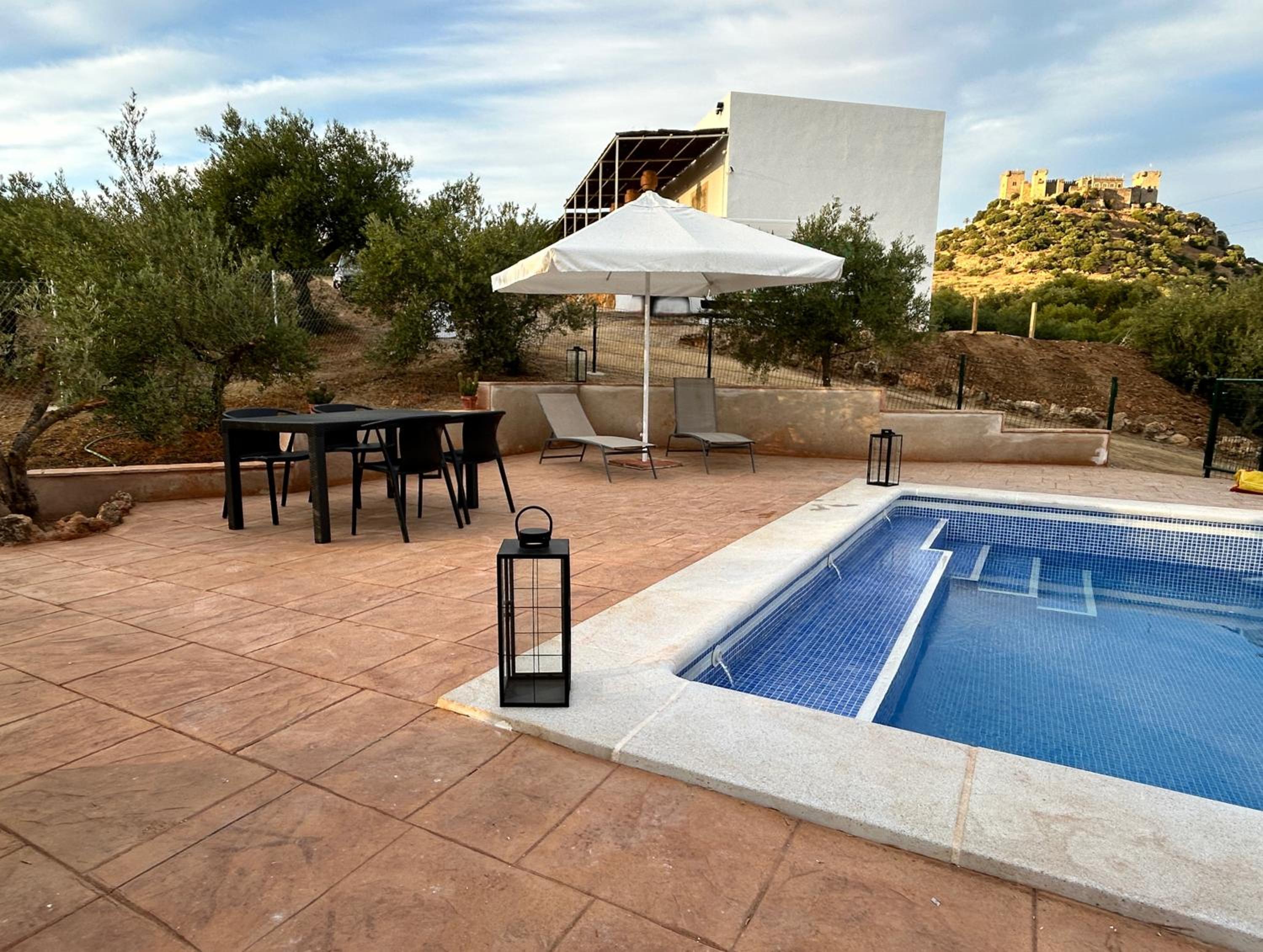 Casa Caraza. Un olivar con vistas al castillo de Juego de Tronos view 4