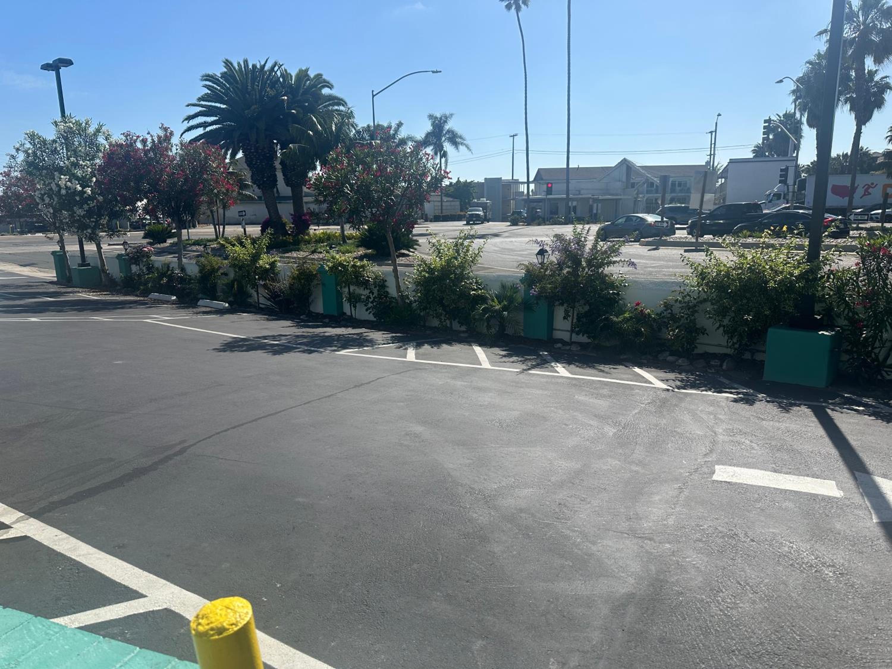 Super 8 by Wyndham Oceanside Downtown - Property Image 82