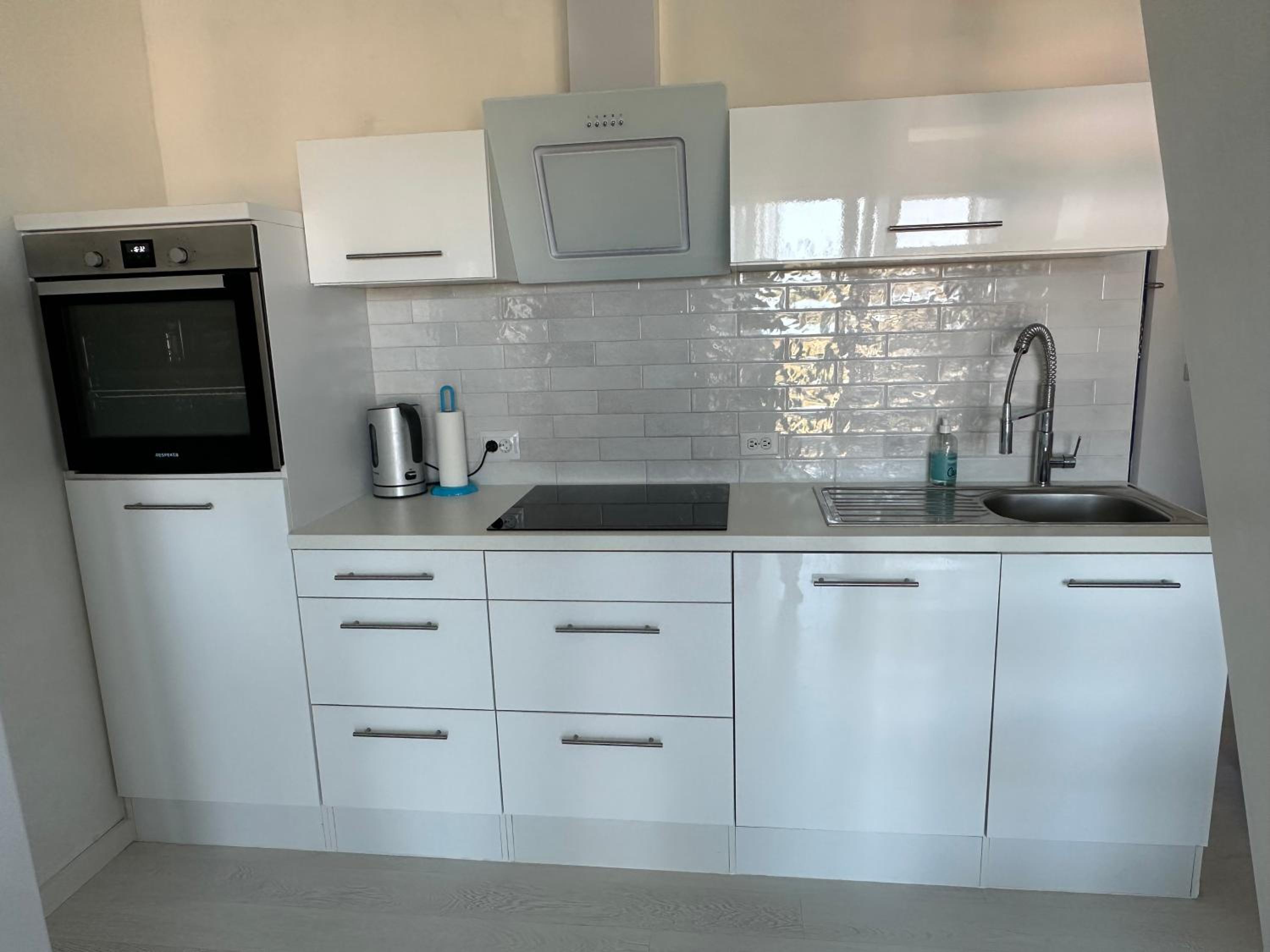 Studio Caribbean Court 320 Hele studio, 50m2, kingsize bed