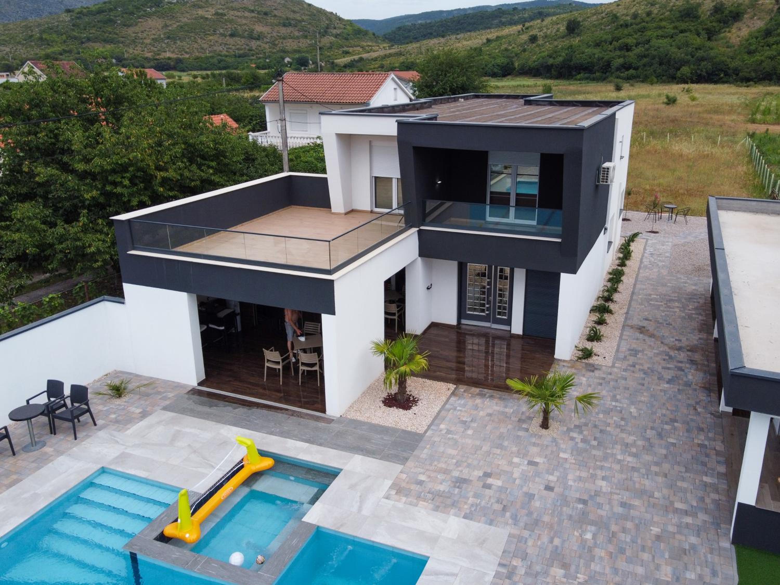 Villa XY