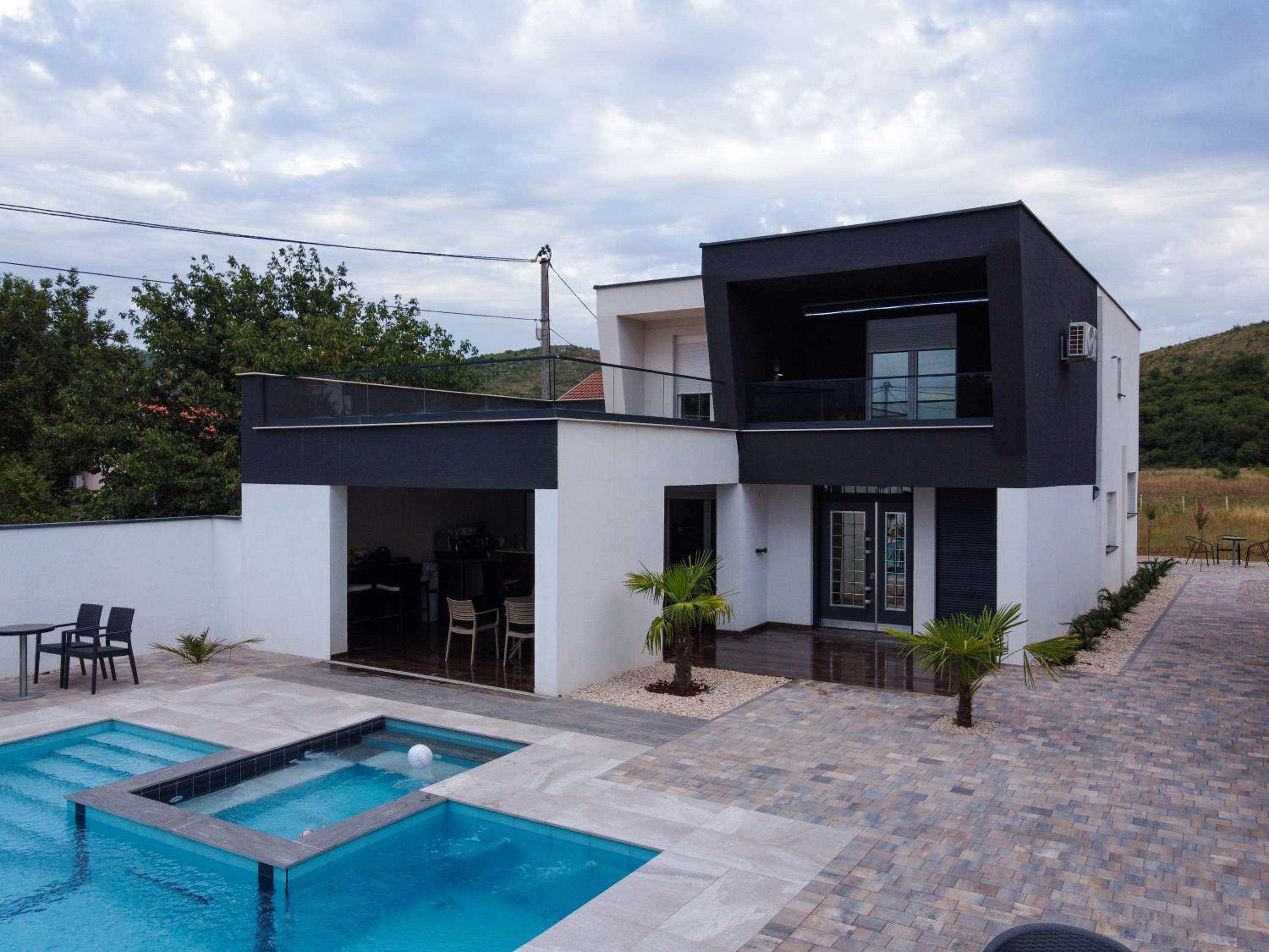 Villa XY