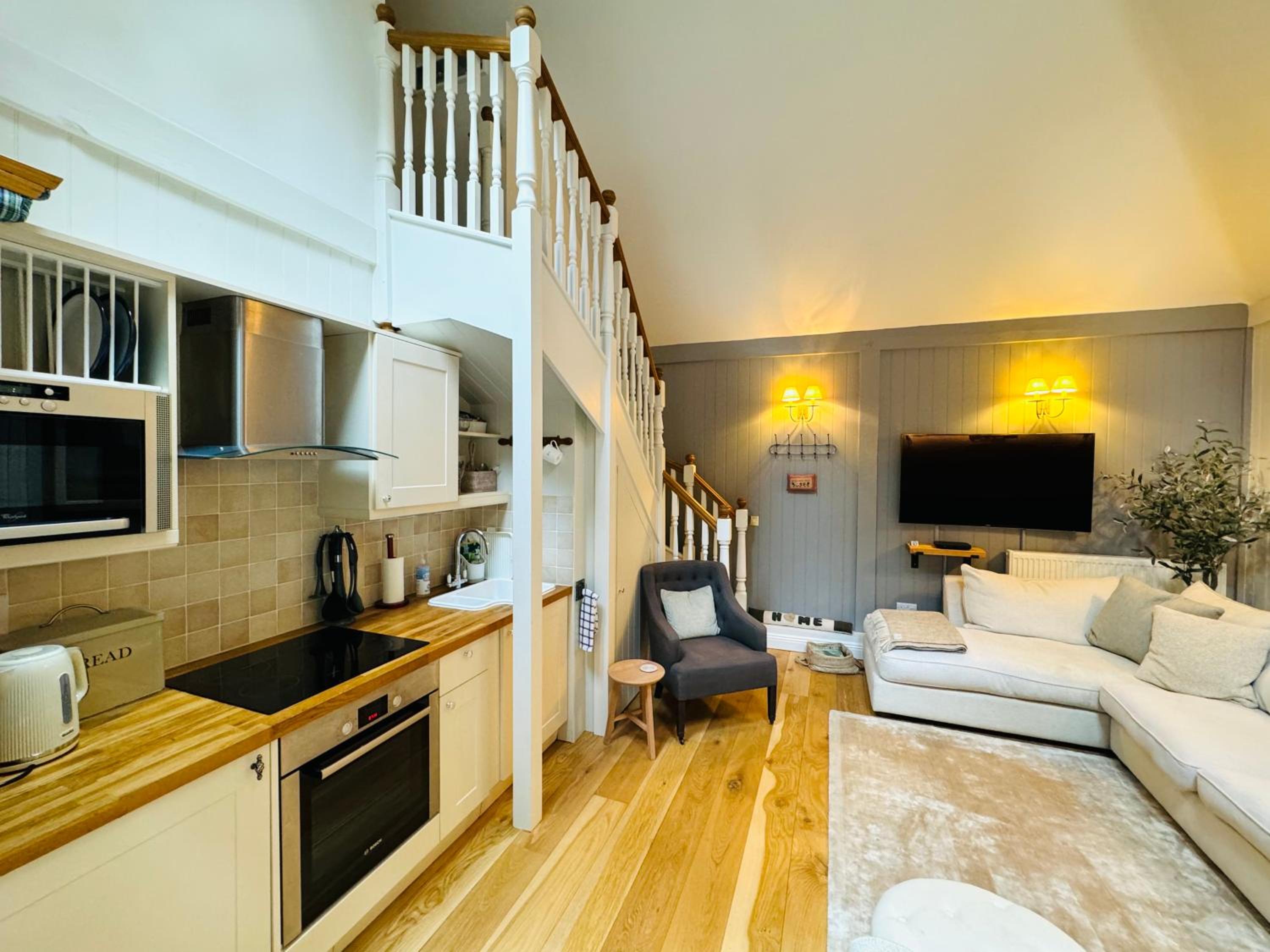 Little Woodside a beautiful New Forest self contained private luxury annexe view 5